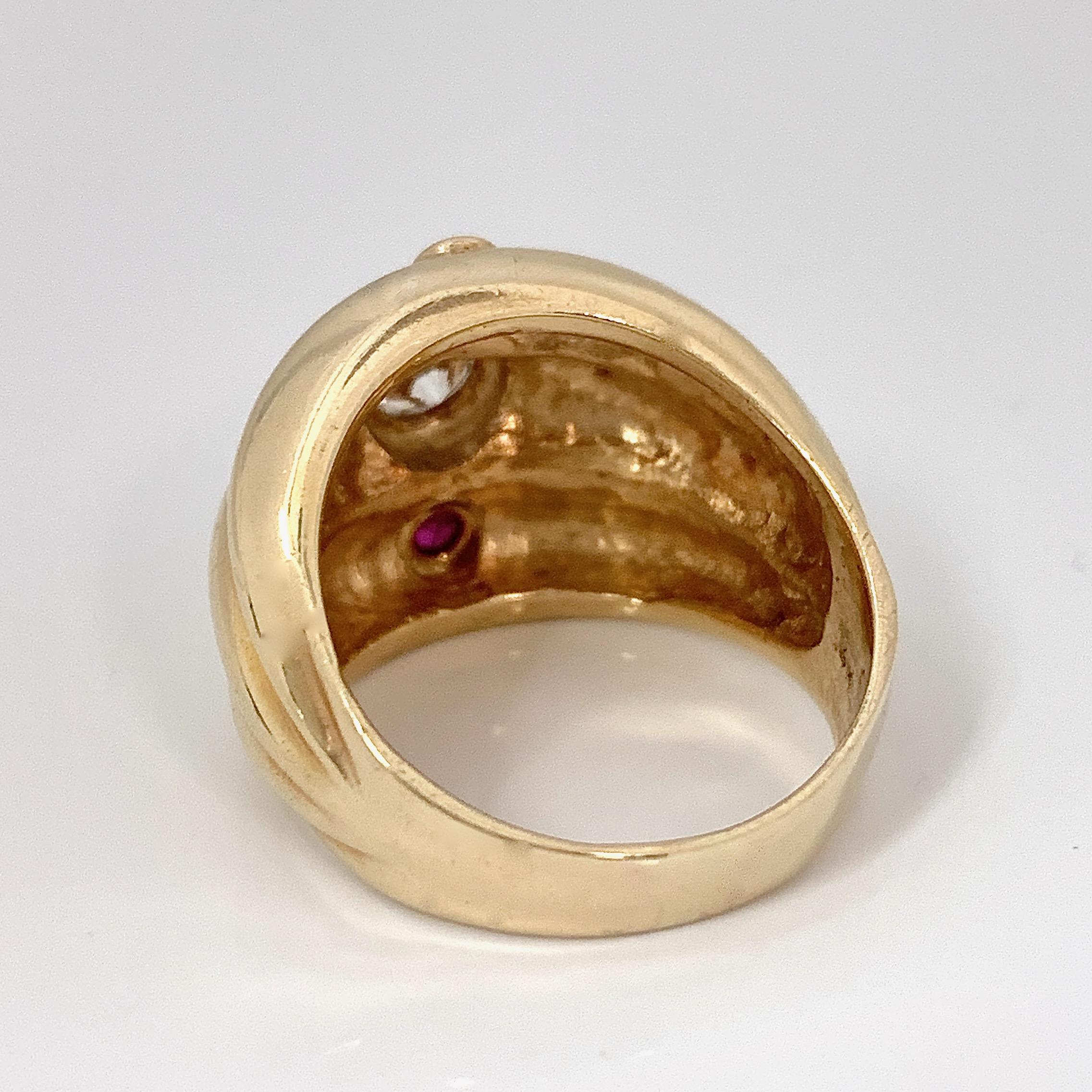 Bague « Triple Turban » en or jaune avec cabochons de diamants naturels et rubis de 0,5 carat Unisexe en vente