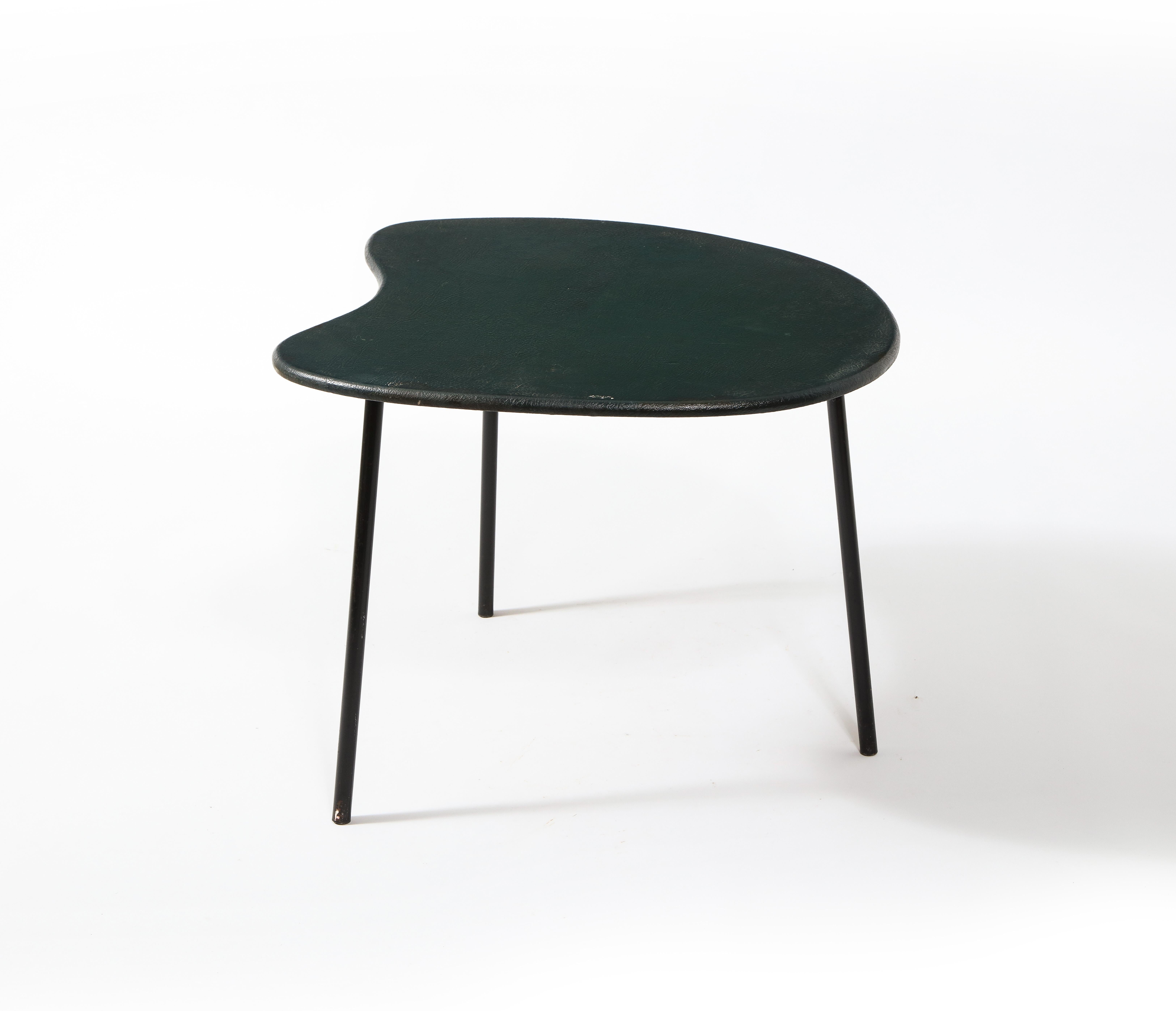 Acier Table d'appoint de forme libre en vinyle et acier, France, années 1960 en vente