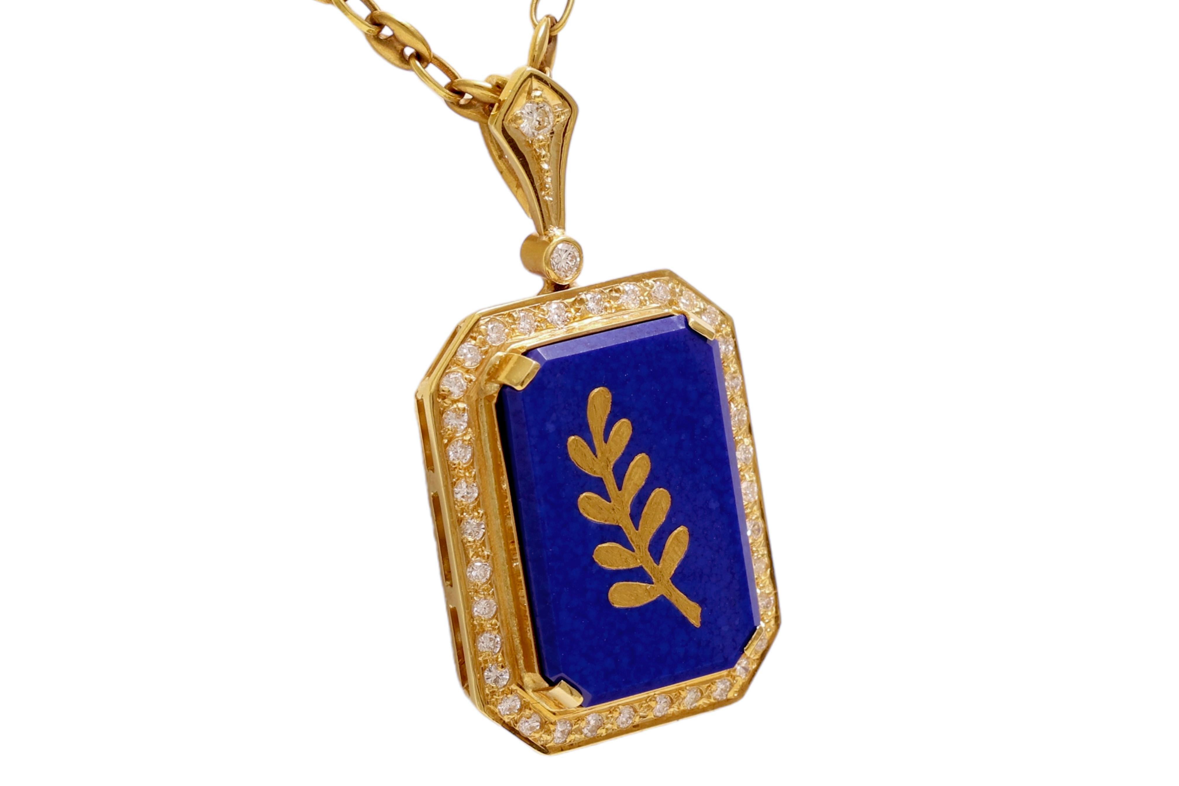 Freemasonry, 18kt solid Yellow golden necklace with diamonds and lapis lazuli.

Material: 18 kt yellow gold

Weight: 21.2 gram / 0.750 oz / 13.6 dwt

Length of necklace: 38 cm

Measurements of pendant: 20.6 x 26.1 

Diamonds: 38 diamonds in total