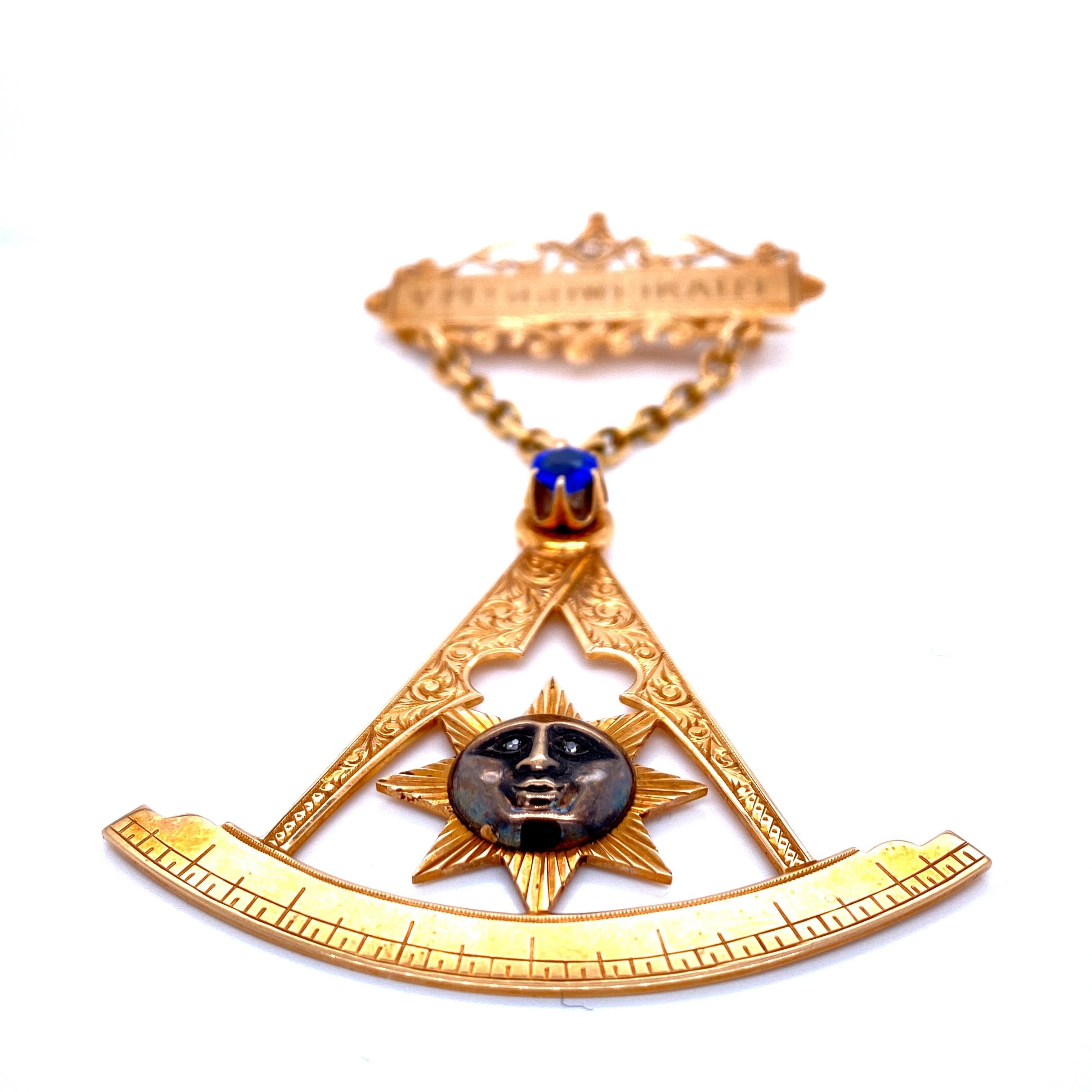 Unique authentic Freemasonry Antique Gold Badge/Pin, dated 1927, hallmarked and numbered. Belonged to a high freemasonry rank of Aberdeen Lodge.

The lower part features a sun face, with two rose cut diamonds set as eyes, framed in the Freemason