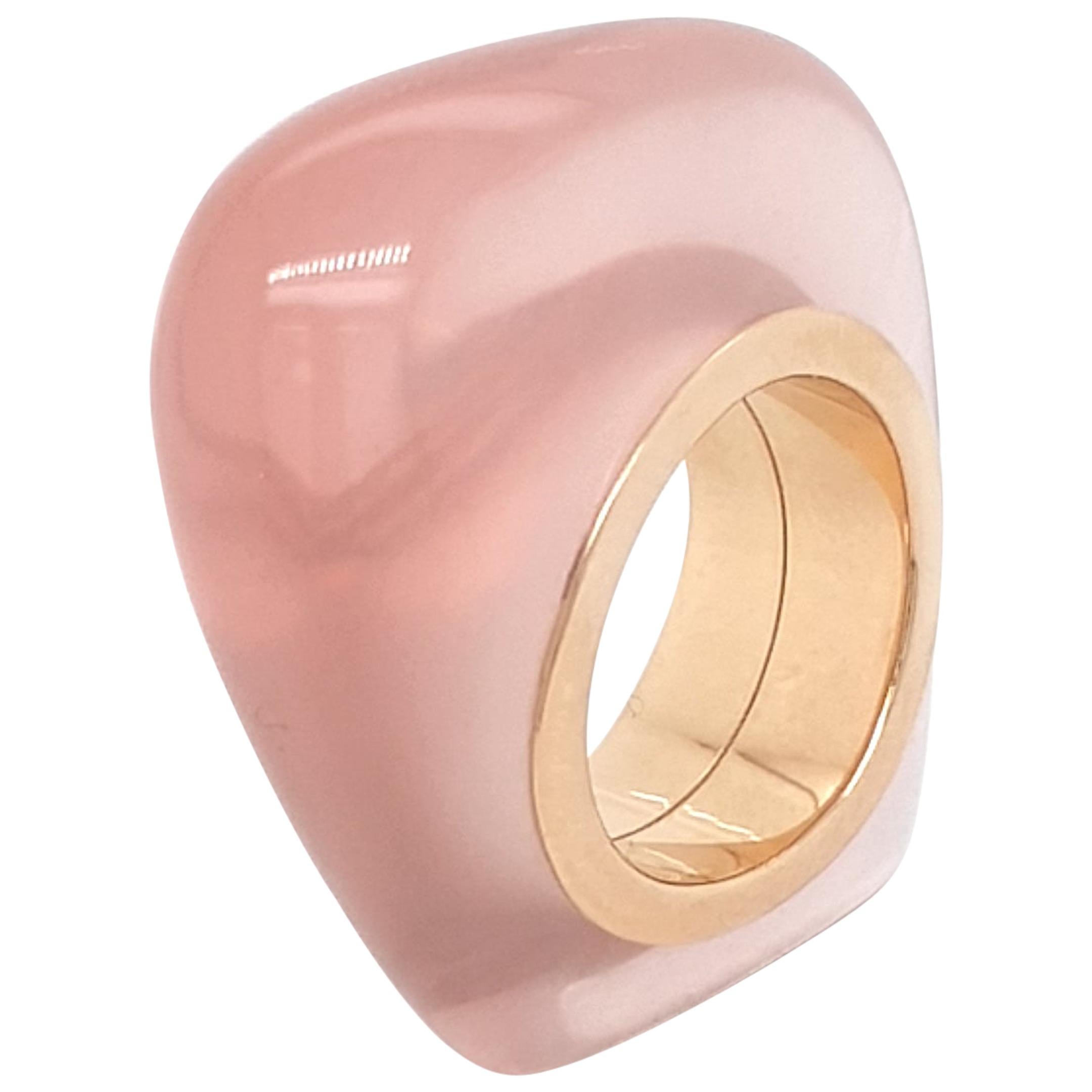 Freeshape Rose Quarz Ring with 18 Carat Rose Gold