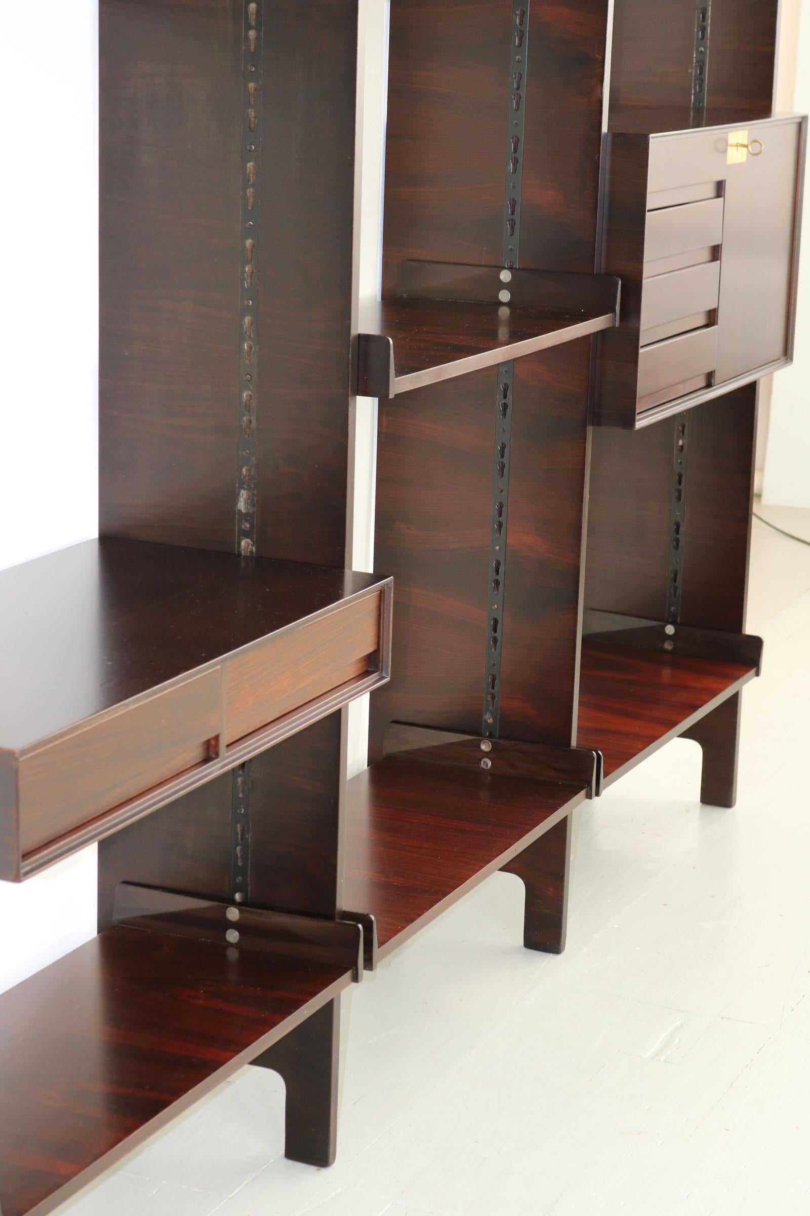 Freestanding 60s bookcase designed by Edmondo Palutari for Vittorio Dassi  For Sale 3