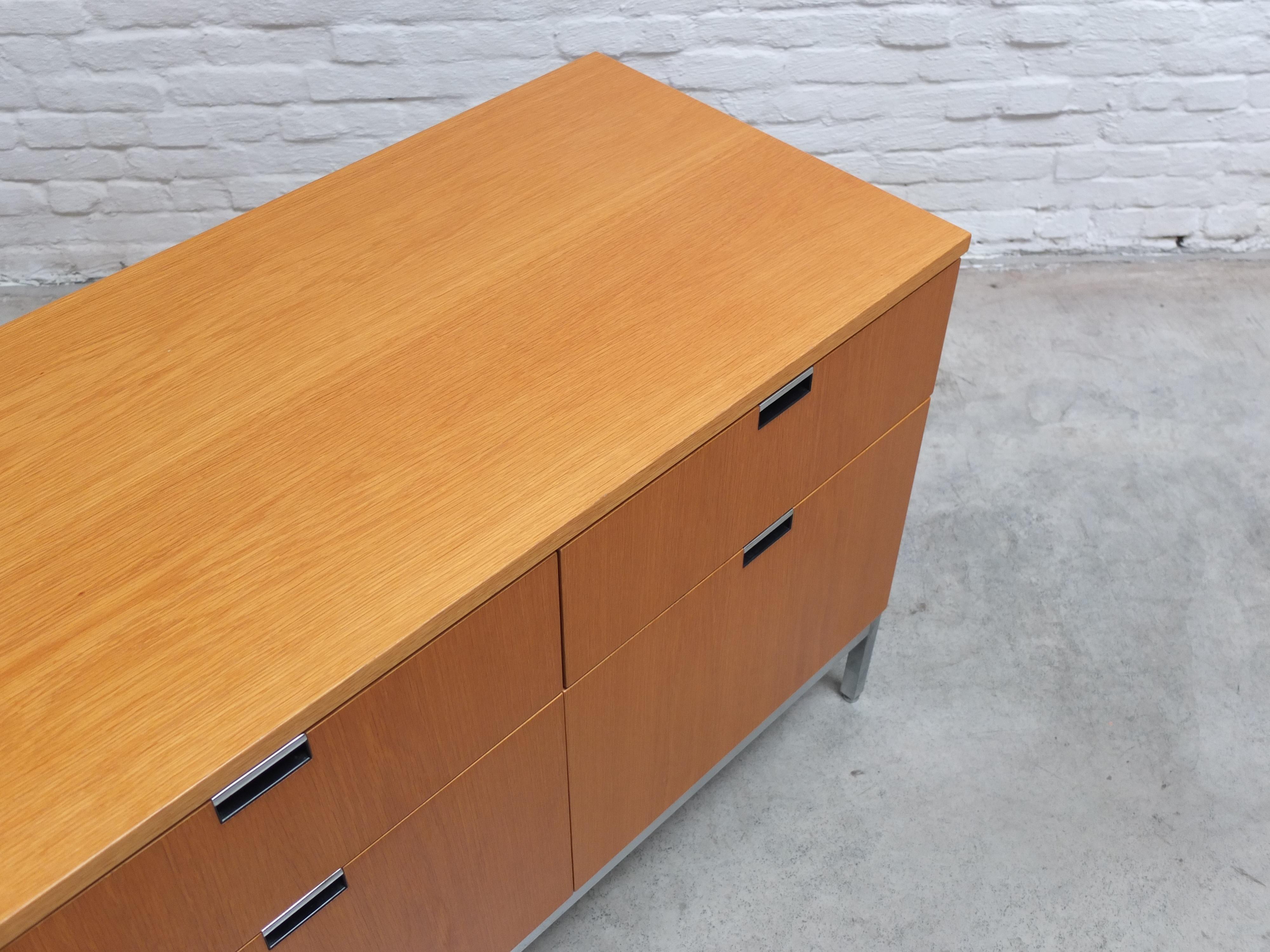 Freestanding 8-Drawer Credenza by Florence Knoll for Knoll, 1961 For Sale 4