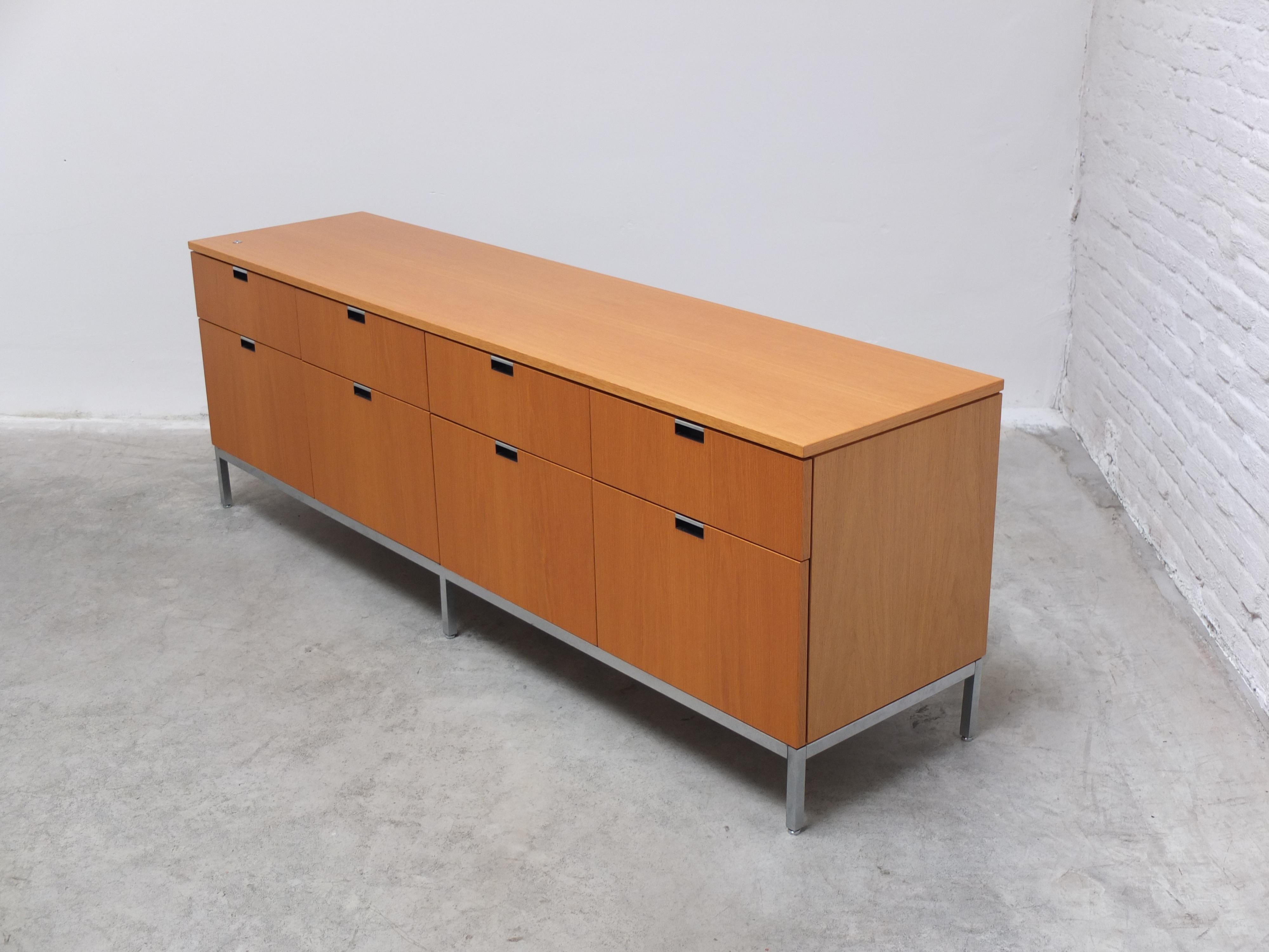 Freestanding 8-Drawer Credenza by Florence Knoll for Knoll, 1961 In Good Condition For Sale In Antwerpen, VAN