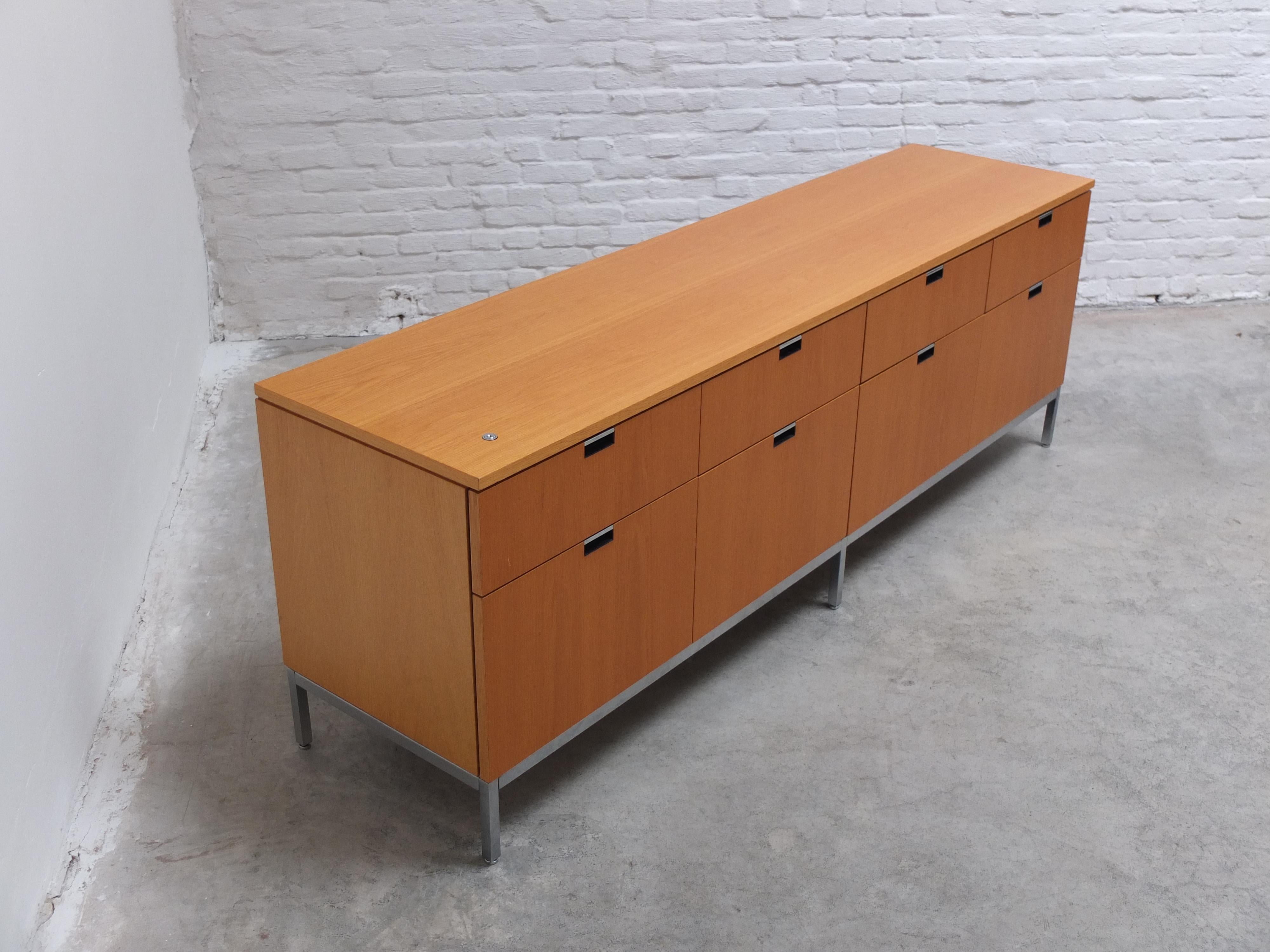 Freestanding 8-Drawer Credenza by Florence Knoll for Knoll, 1961 For Sale 2