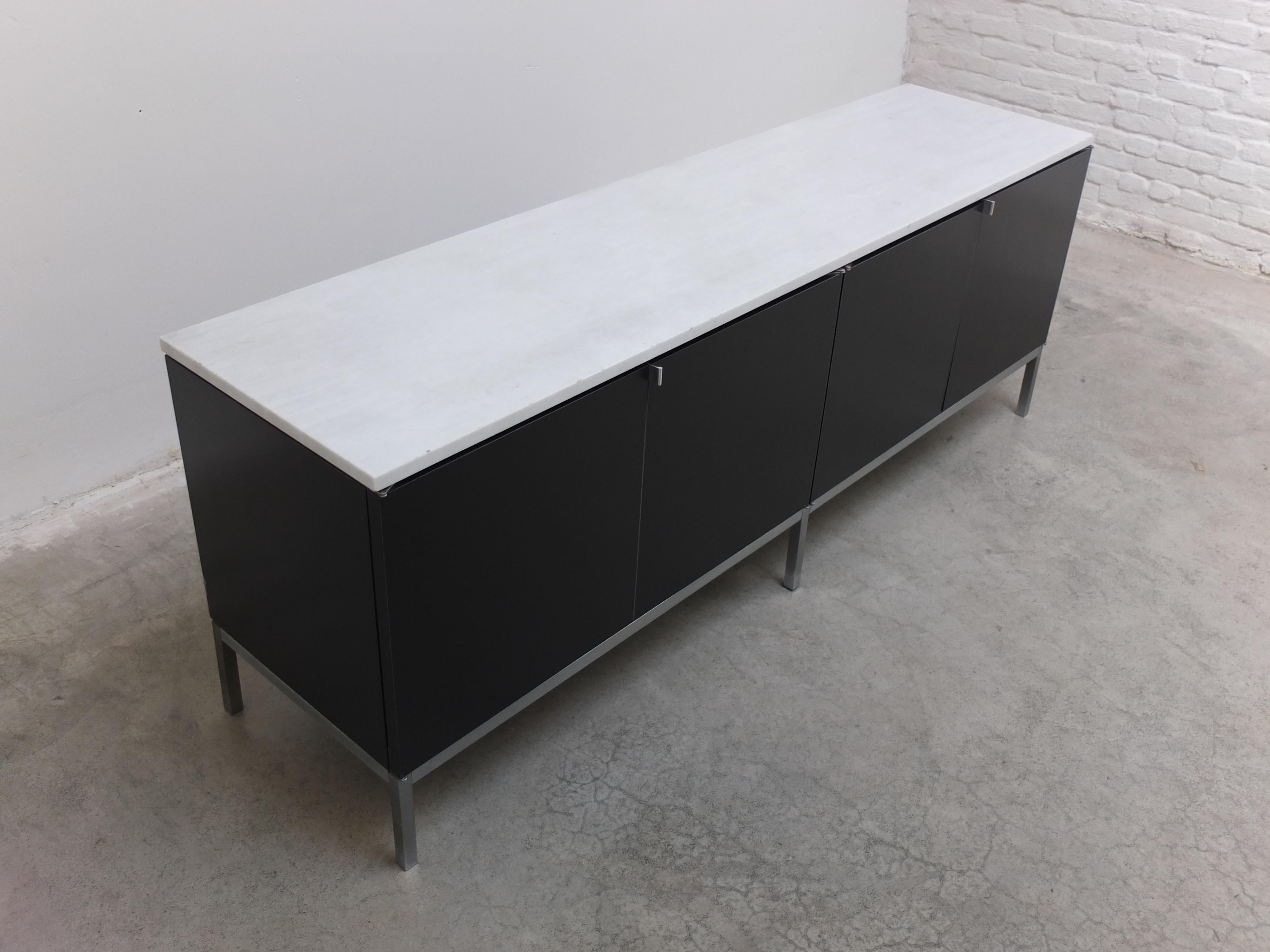Crédence autoportante en noir et marbre par Florence Knoll pour Knoll, 1961 en vente 3
