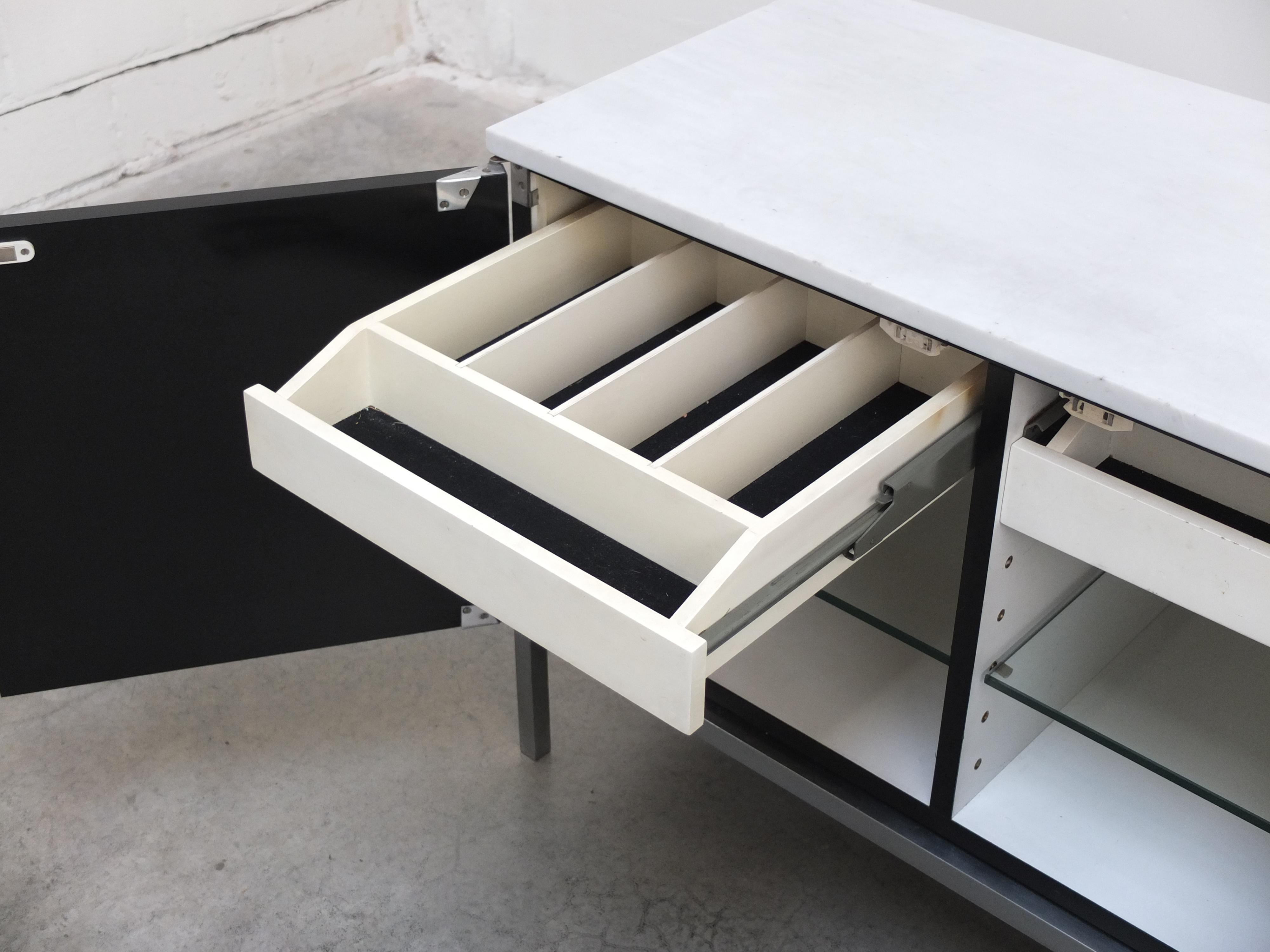 Crédence autoportante en noir et marbre par Florence Knoll pour Knoll, 1961 en vente 6