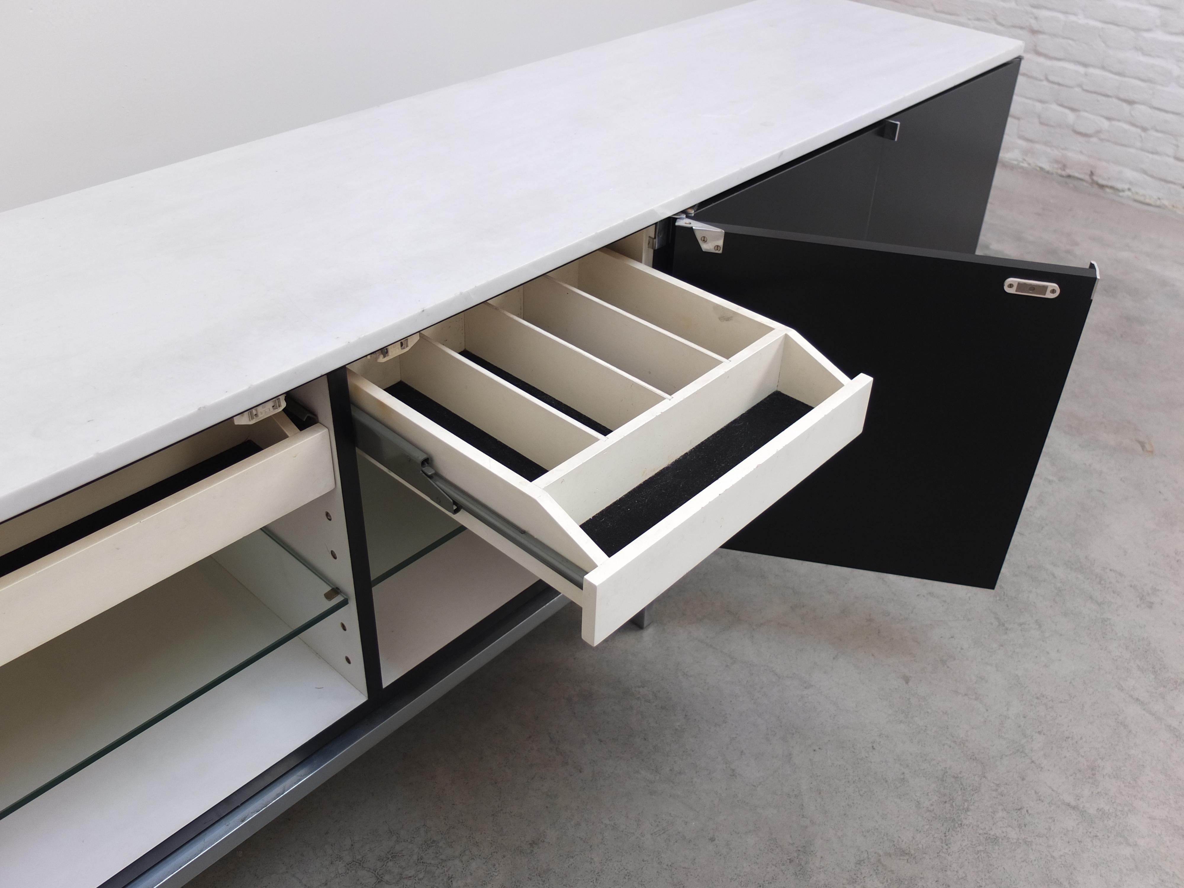 Crédence autoportante en noir et marbre par Florence Knoll pour Knoll, 1961 en vente 7