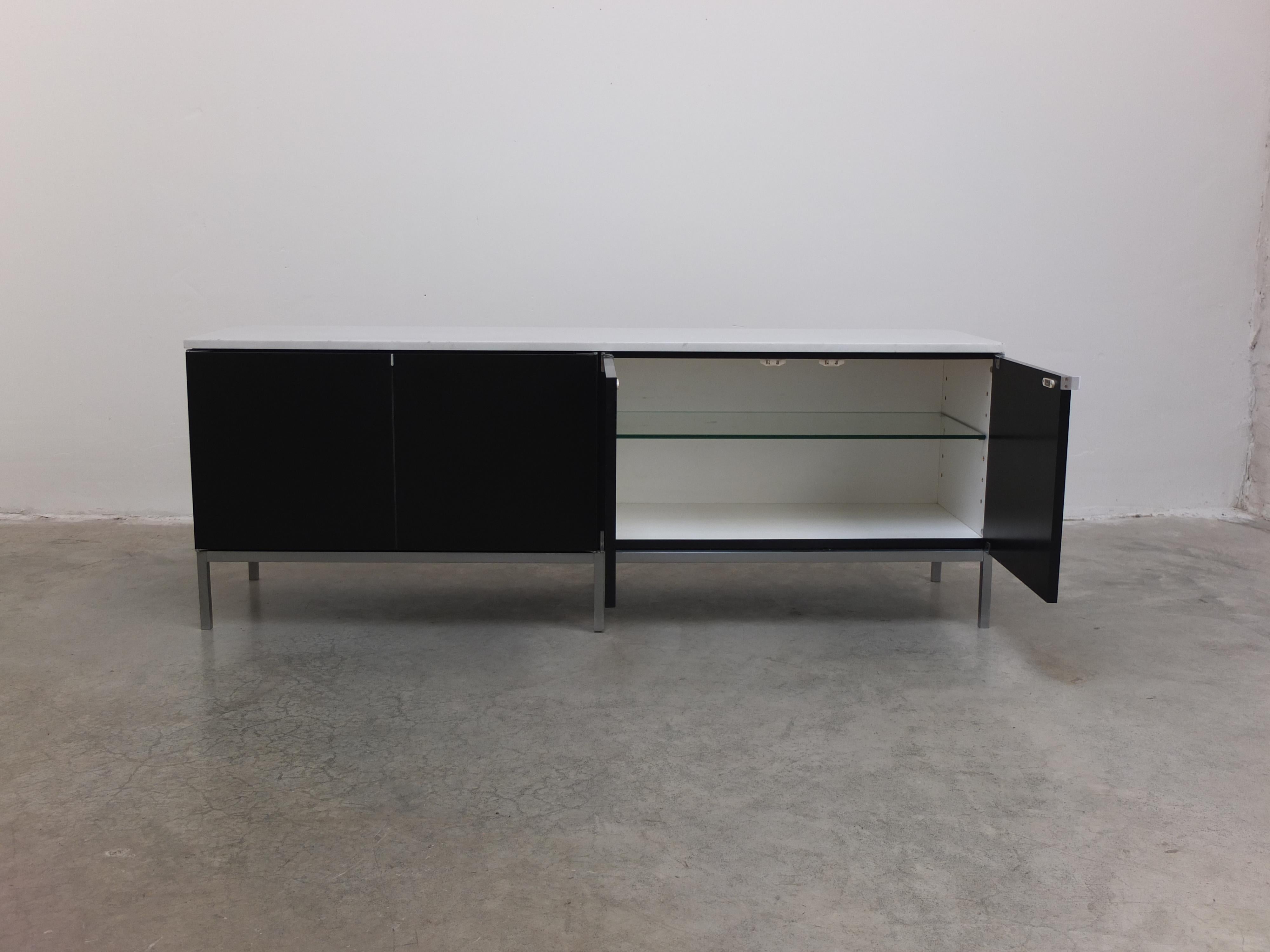 Crédence autoportante en noir et marbre par Florence Knoll pour Knoll, 1961 en vente 10