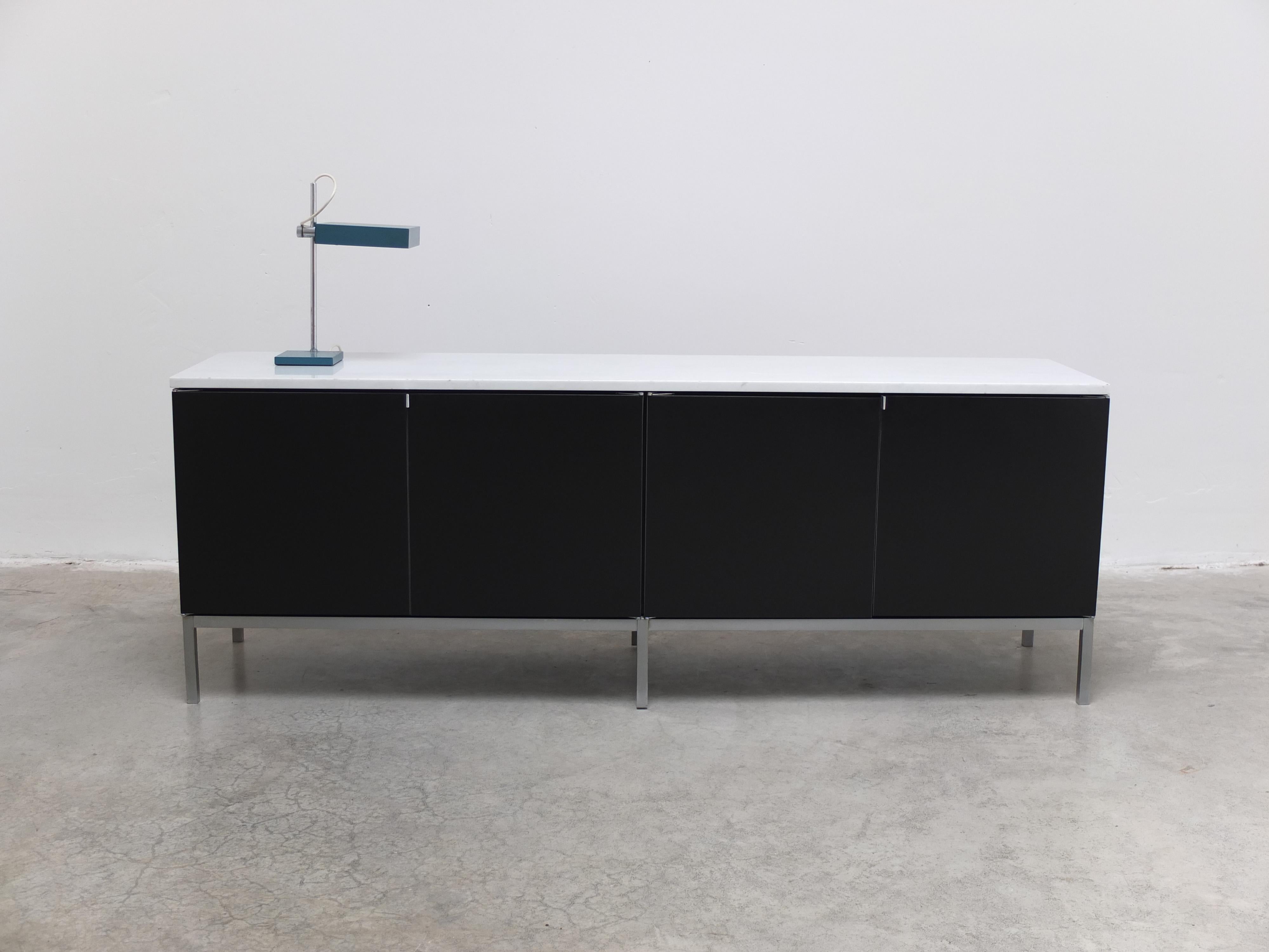 Crédence autoportante en noir et marbre par Florence Knoll pour Knoll, 1961 en vente 13