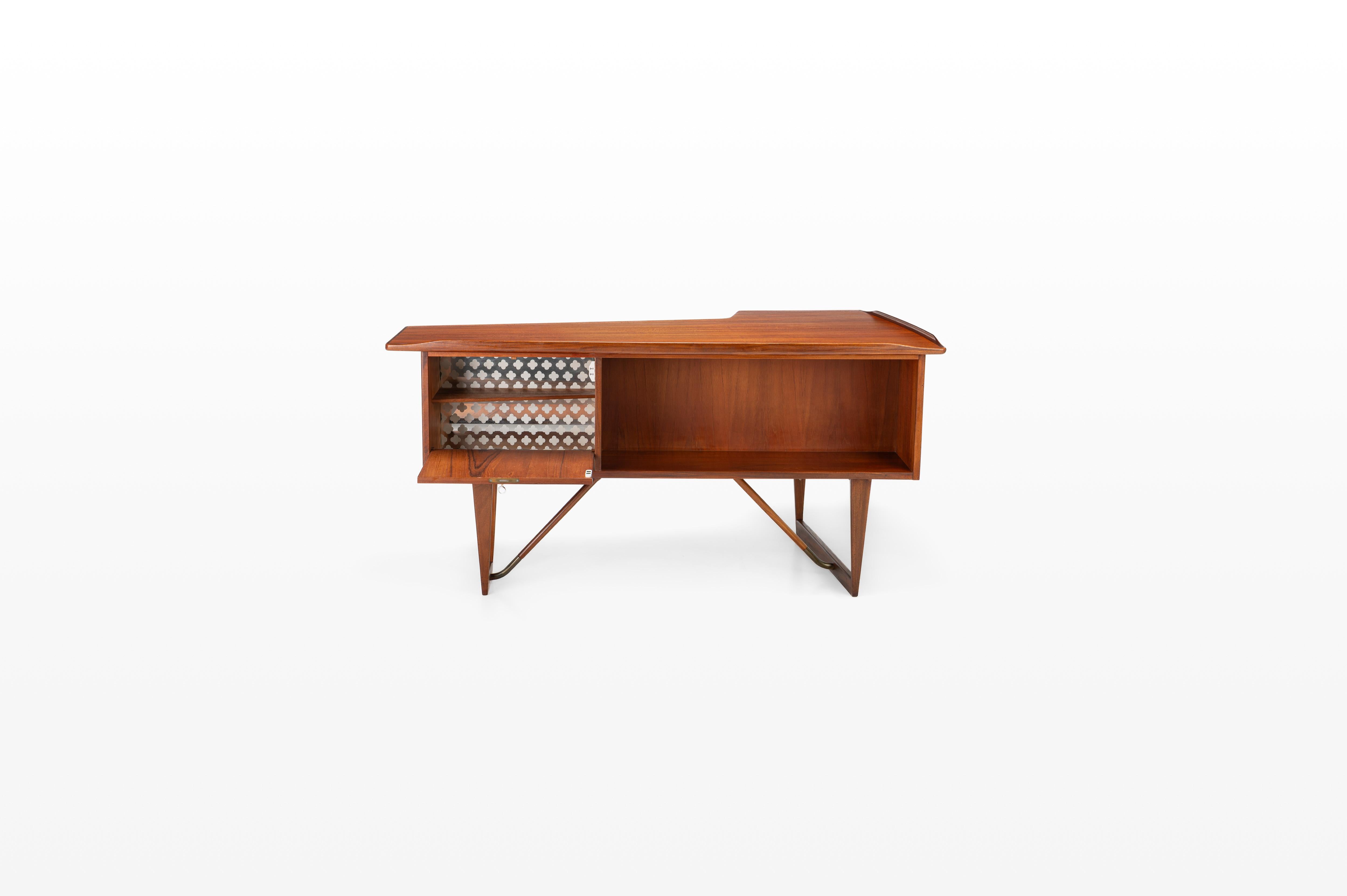 Freistehender Bumerang-Schreibtisch von Peter Løvig Nielsen für Løvig, 1960er Jahre im Angebot 2
