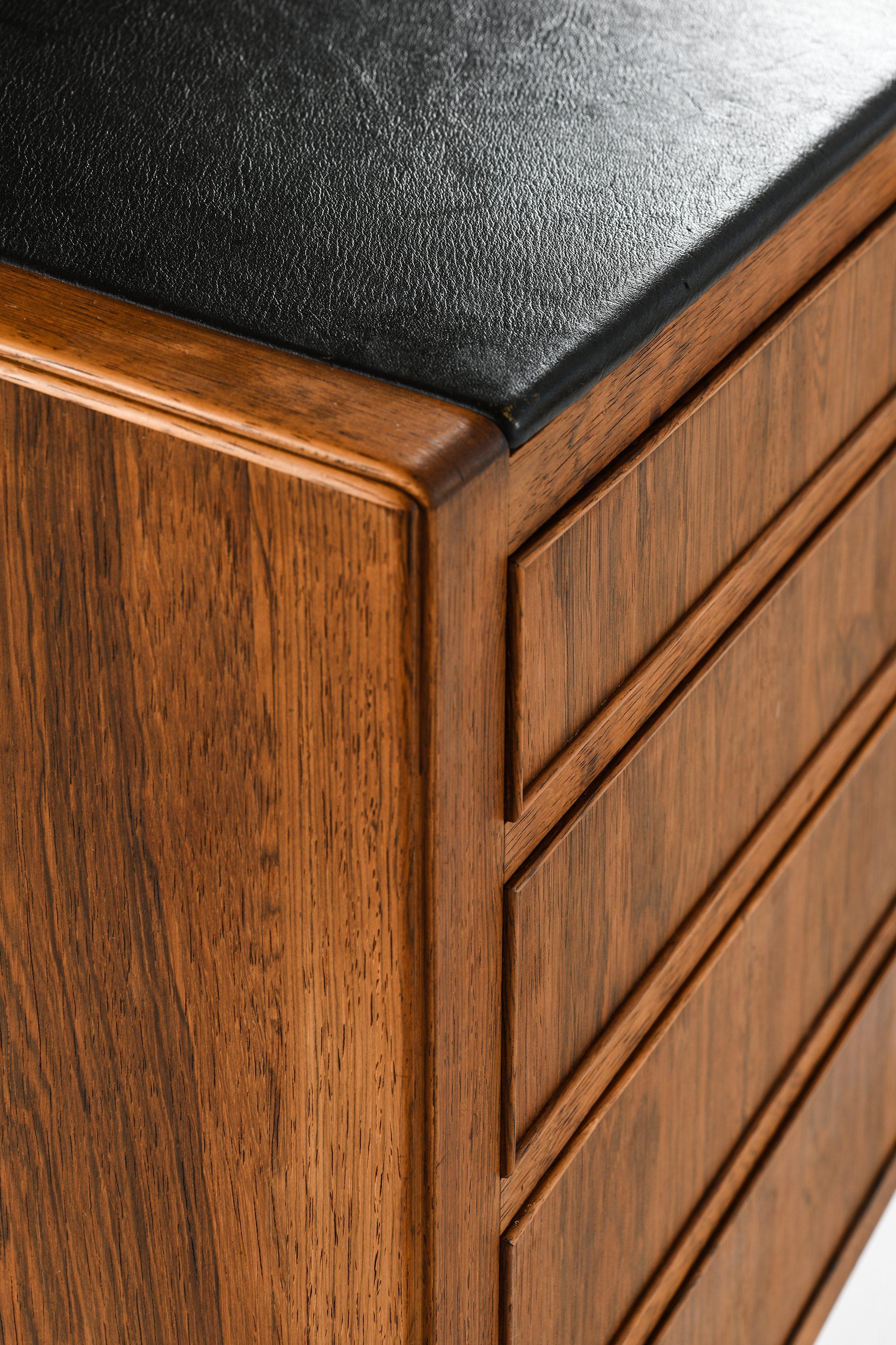 Freestanding Cabinet in Rosewood, Brass and Leather by Frits Henningsen, 1950's For Sale 4
