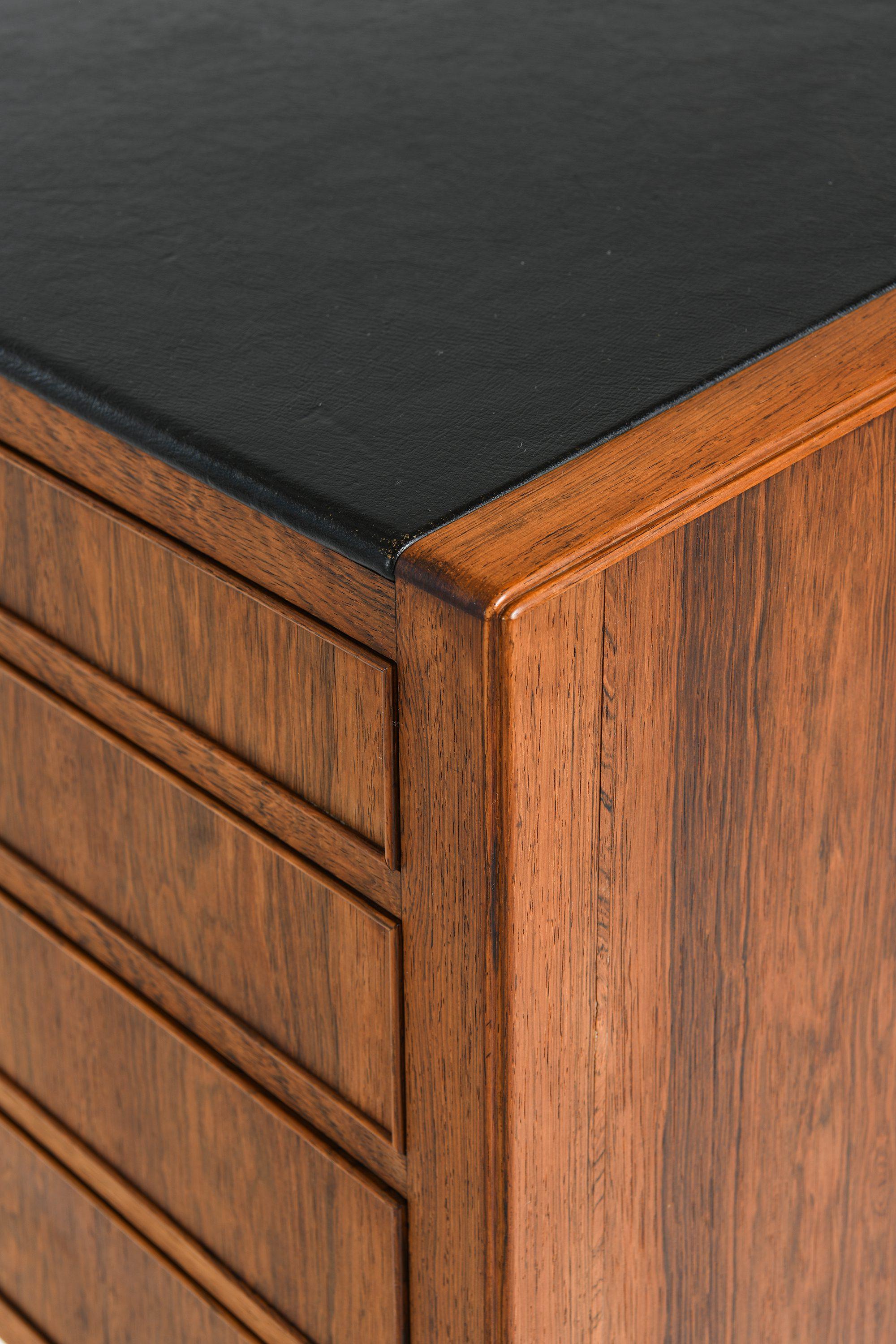 Freestanding Cabinet in Rosewood, Brass and Leather by Frits Henningsen, 1950's For Sale 2