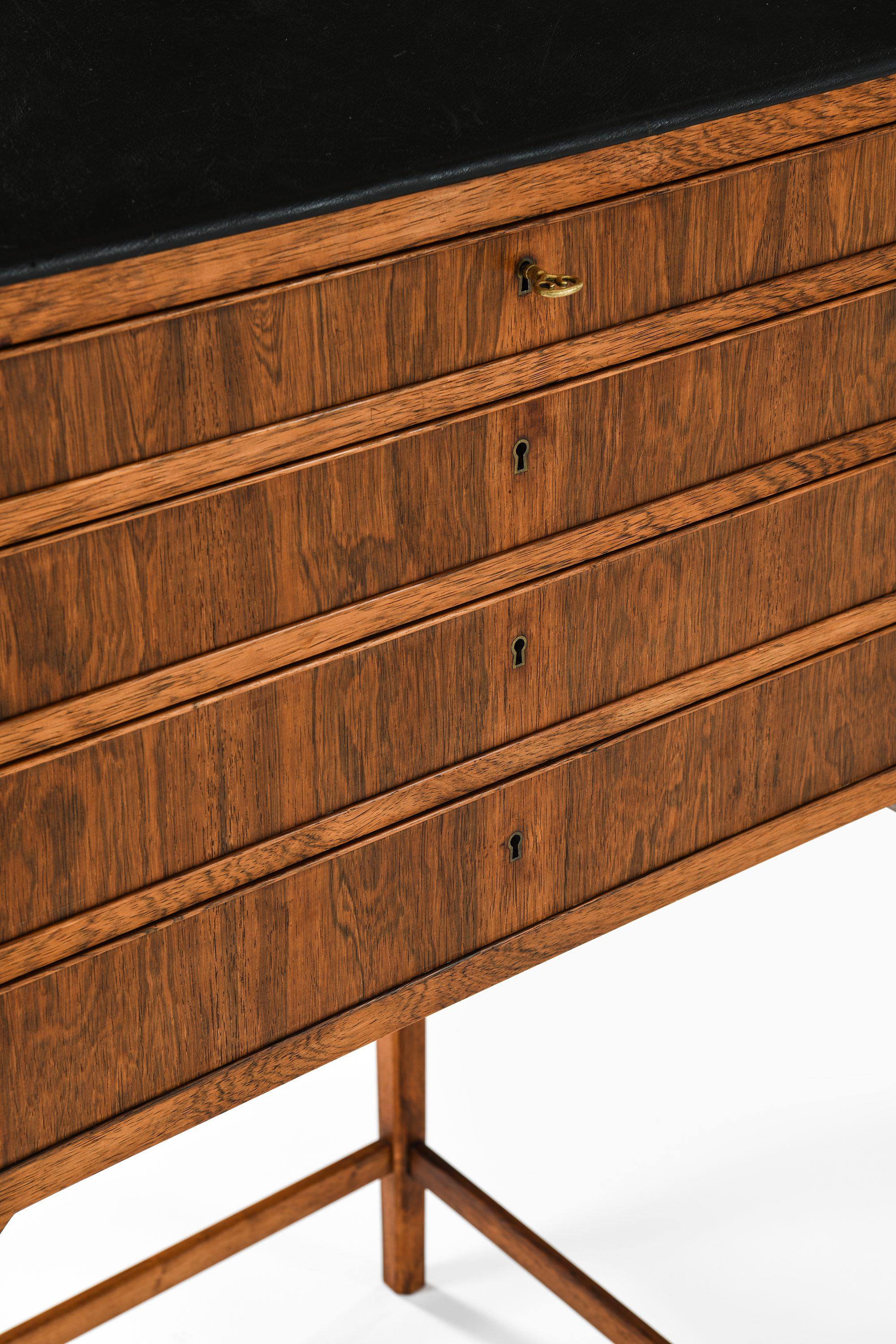 Freestanding Cabinet in Rosewood, Brass and Leather by Frits Henningsen, 1950's For Sale 3