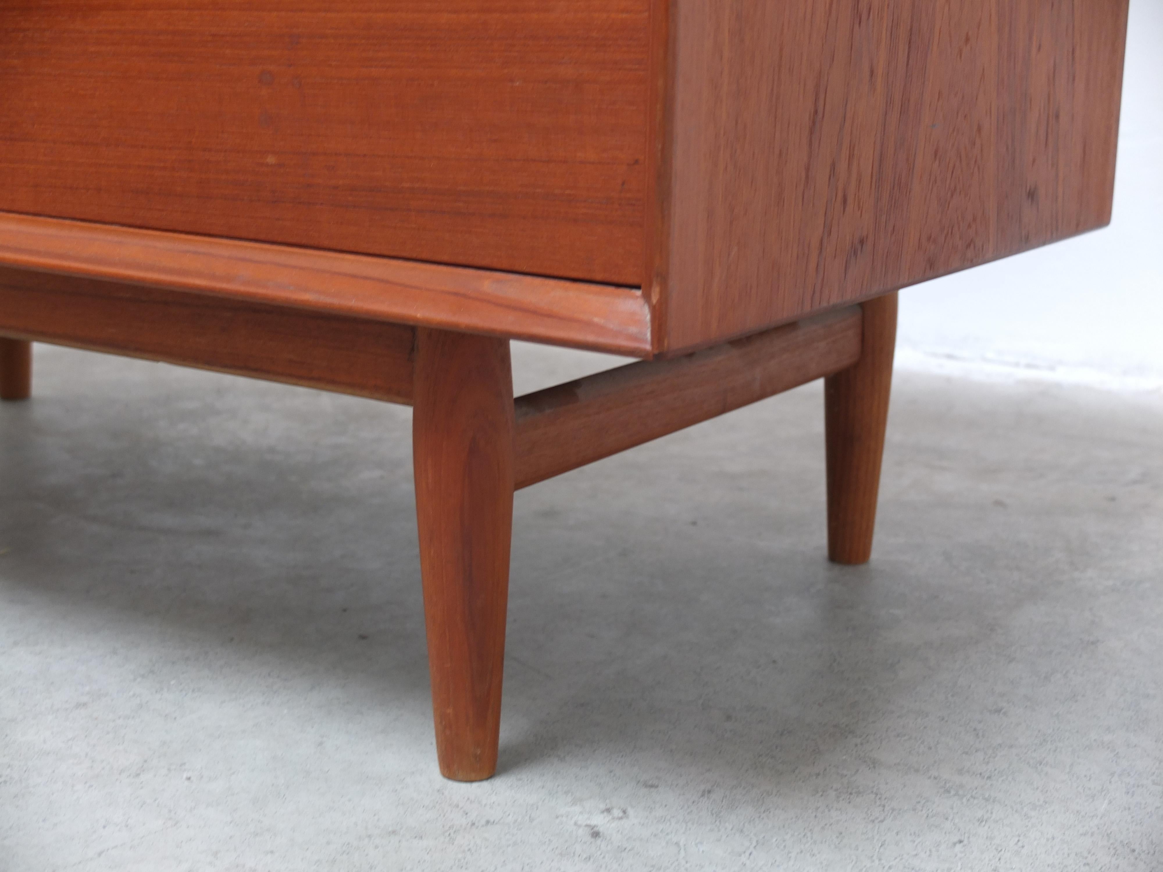 Cassettiera indipendente in teak di Arne Vodder per Sibast, anni '60 in vendita 5