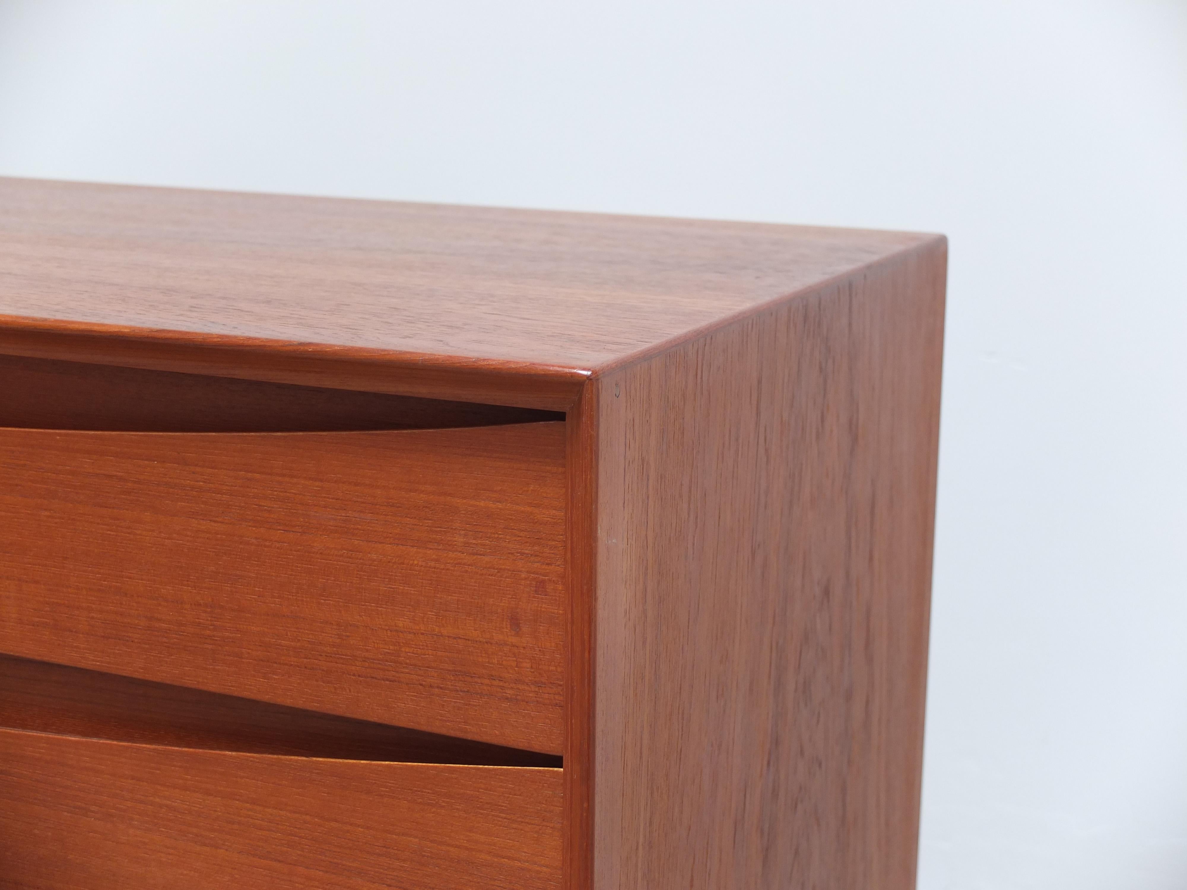 Cassettiera indipendente in teak di Arne Vodder per Sibast, anni '60 in vendita 6