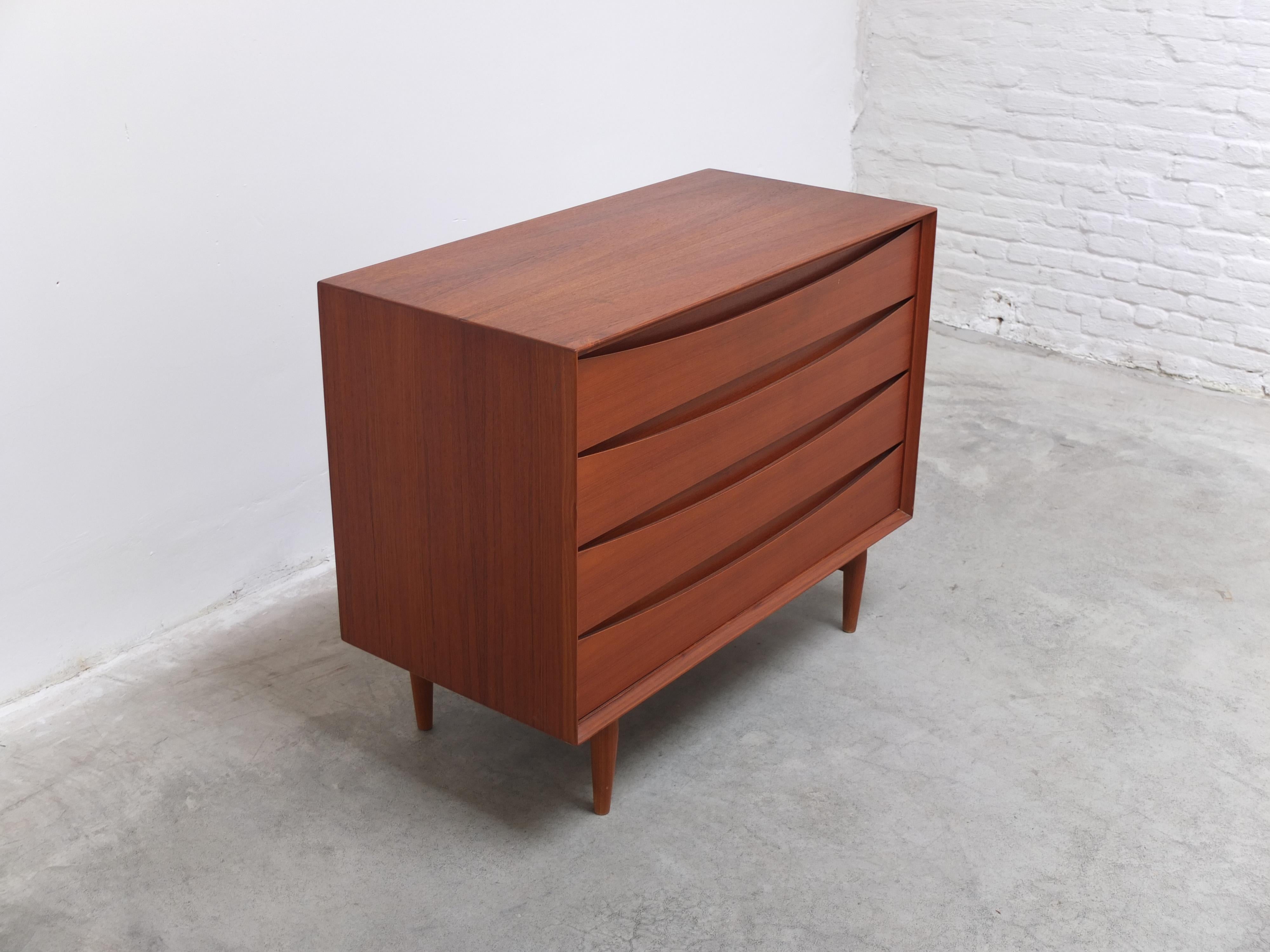 Danese Cassettiera indipendente in teak di Arne Vodder per Sibast, anni '60 in vendita