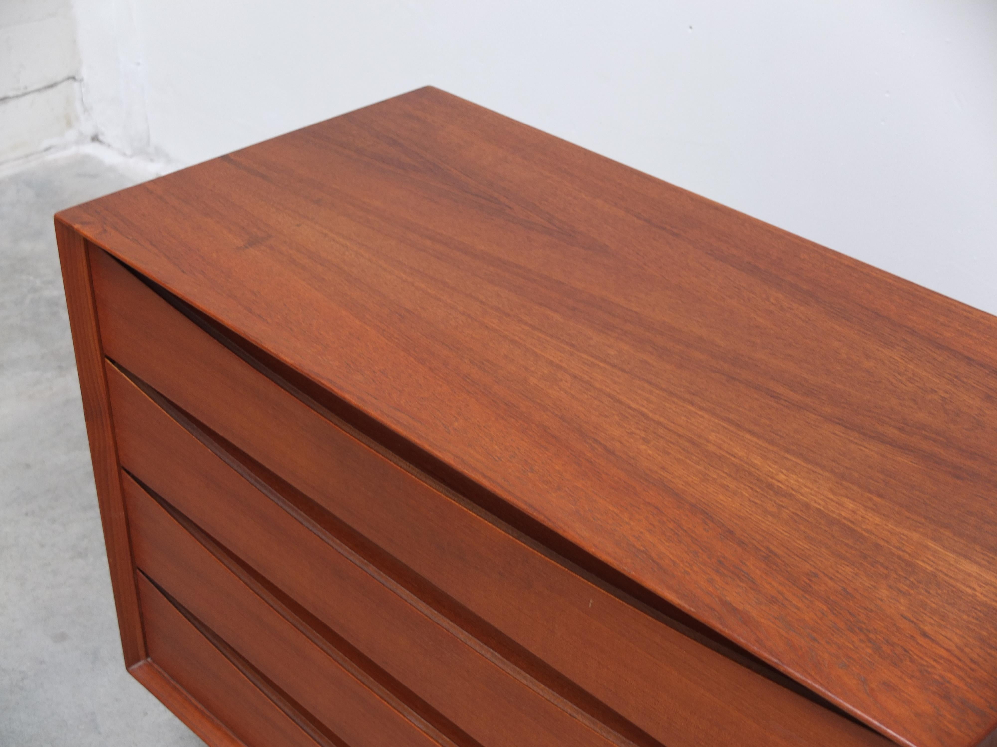 Teak Cassettiera indipendente in teak di Arne Vodder per Sibast, anni '60 in vendita