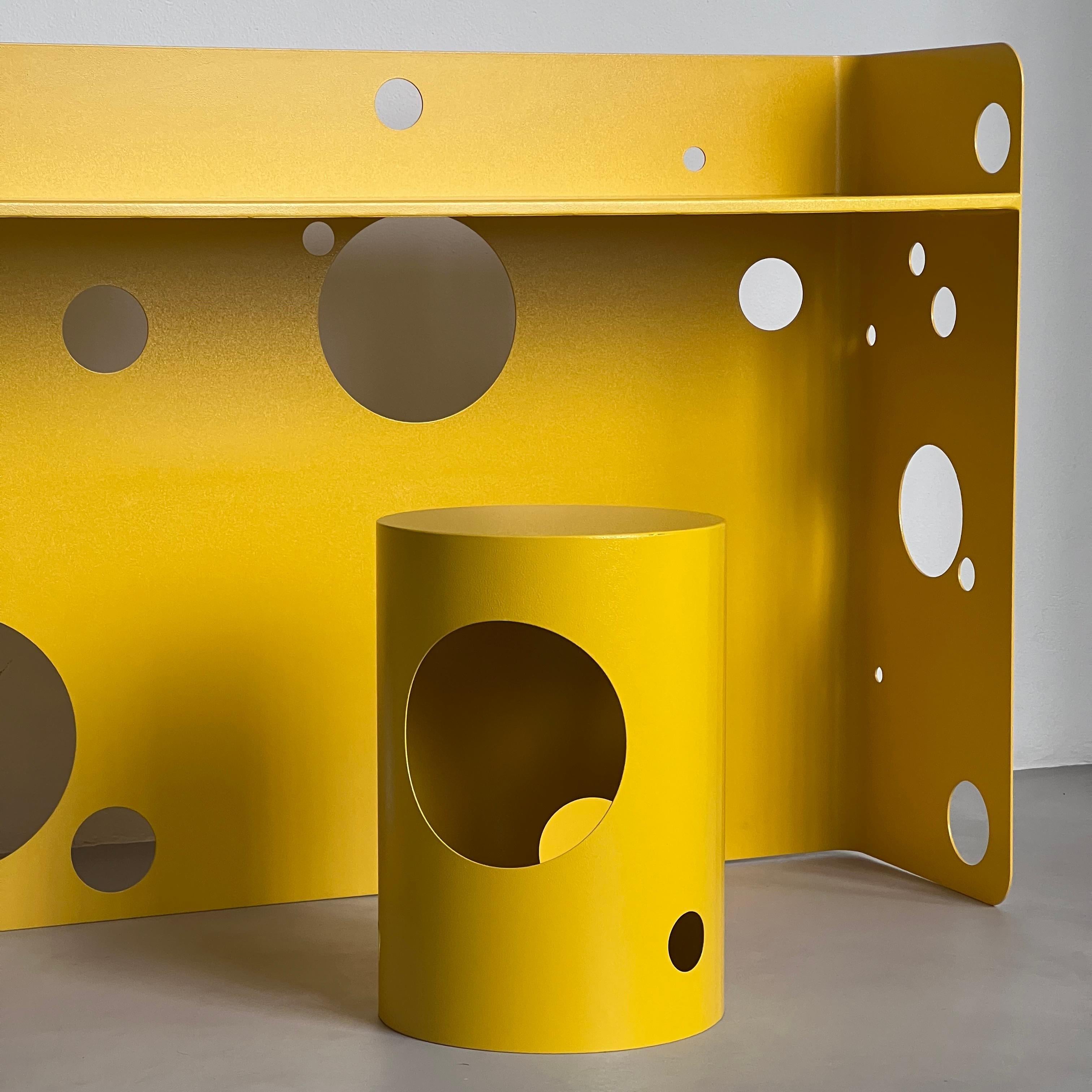 Bureau deception autoportant - Table Consierge en jaune vif de Spinzi Milano en vente 4