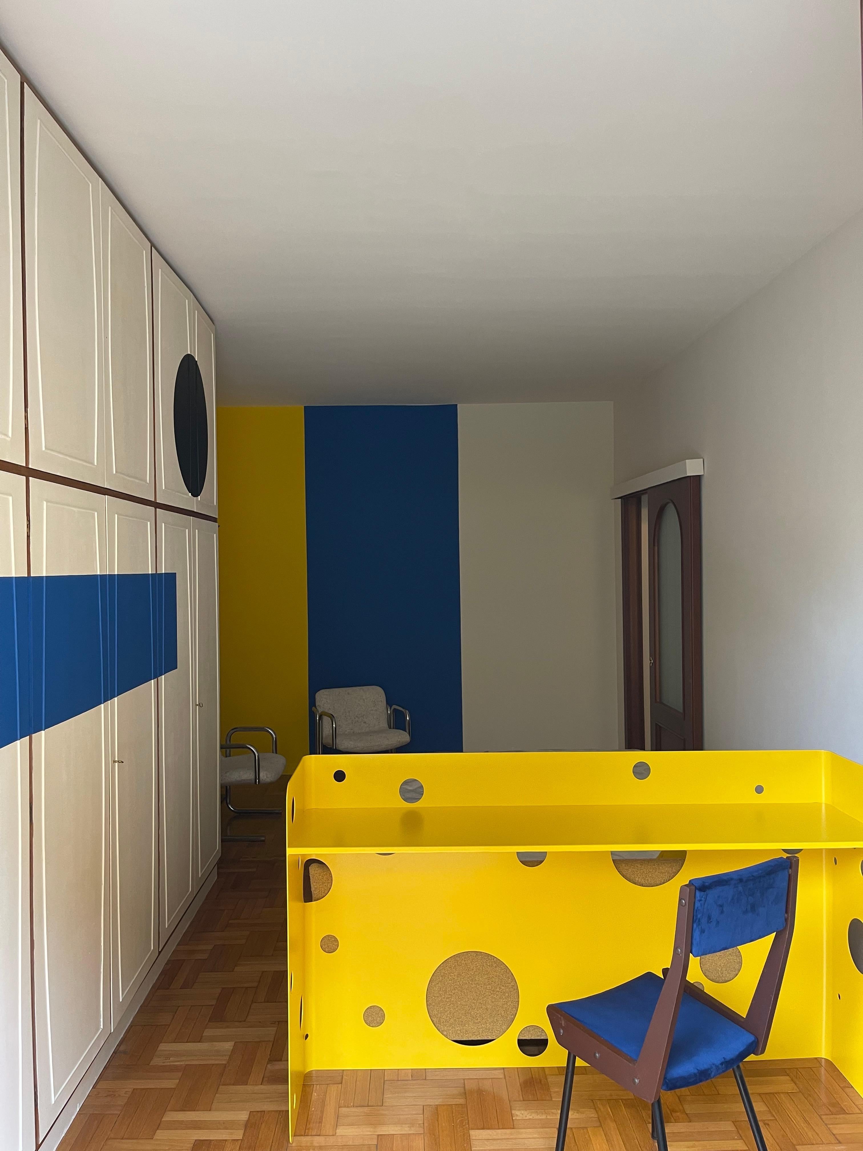 Bureau deception autoportant - Table Consierge en jaune vif de Spinzi Milano en vente 5