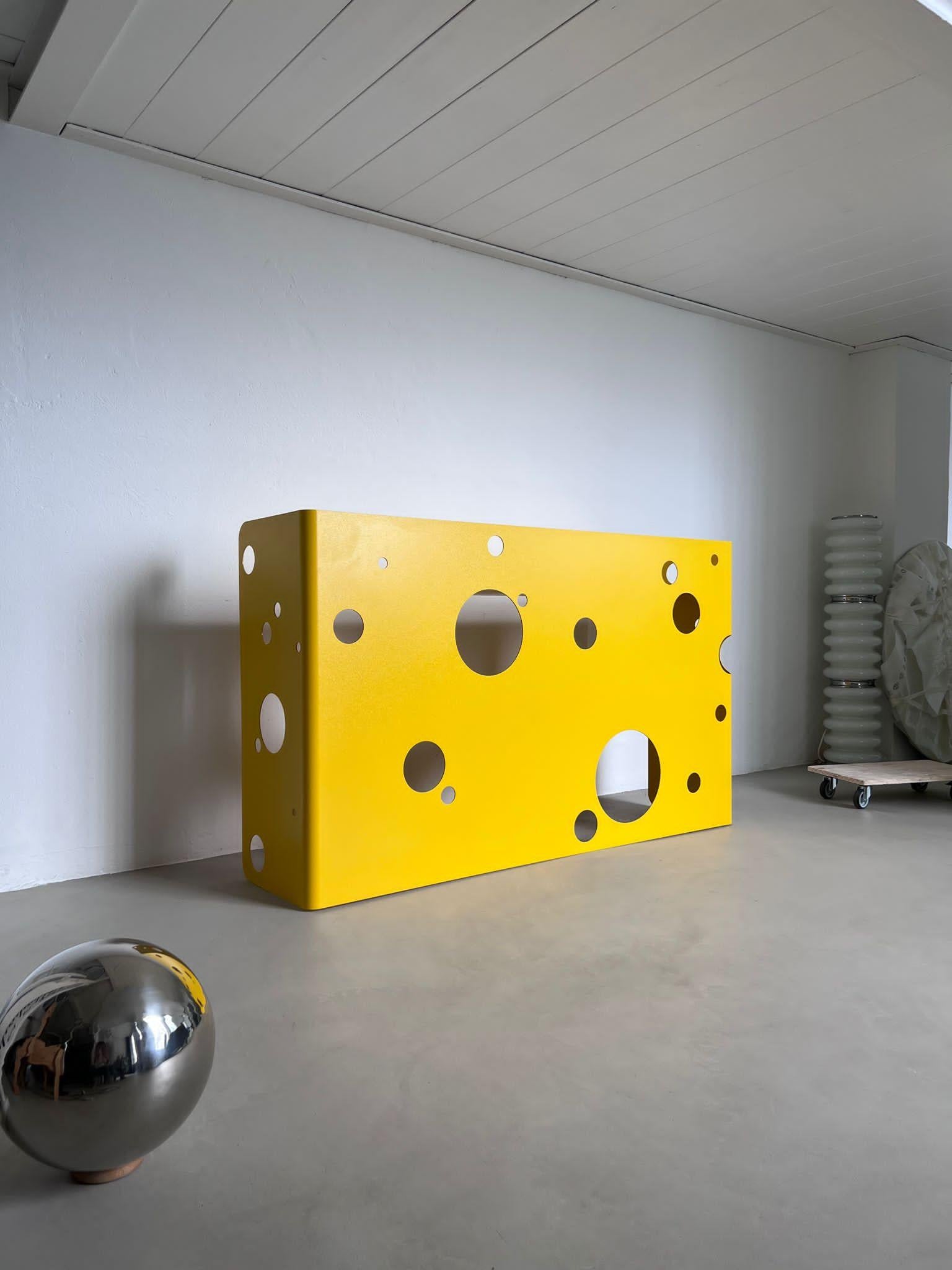 Bureau deception autoportant - Table Consierge en jaune vif de Spinzi Milano en vente 8