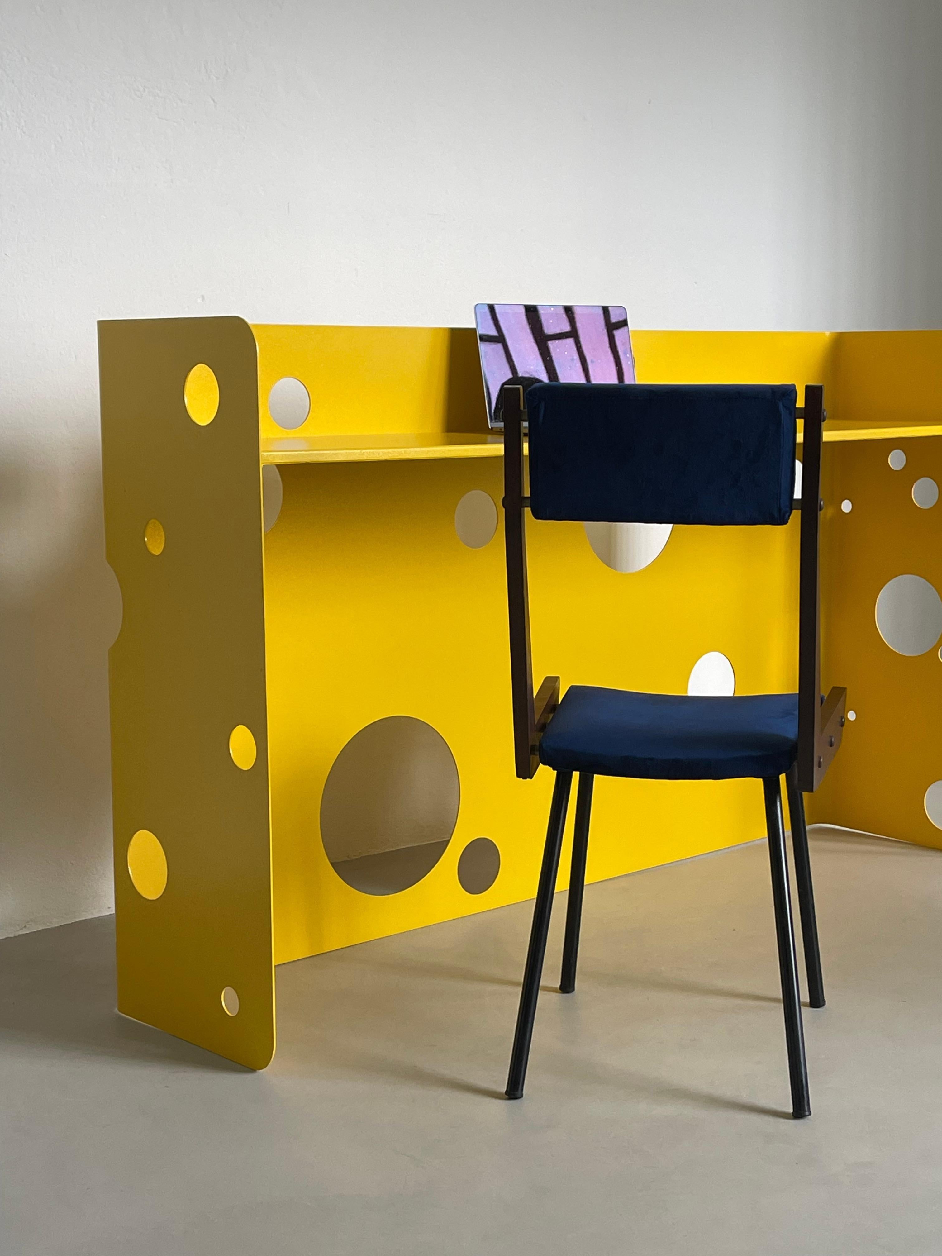 Bureau deception autoportant - Table Consierge en jaune vif de Spinzi Milano en vente 13