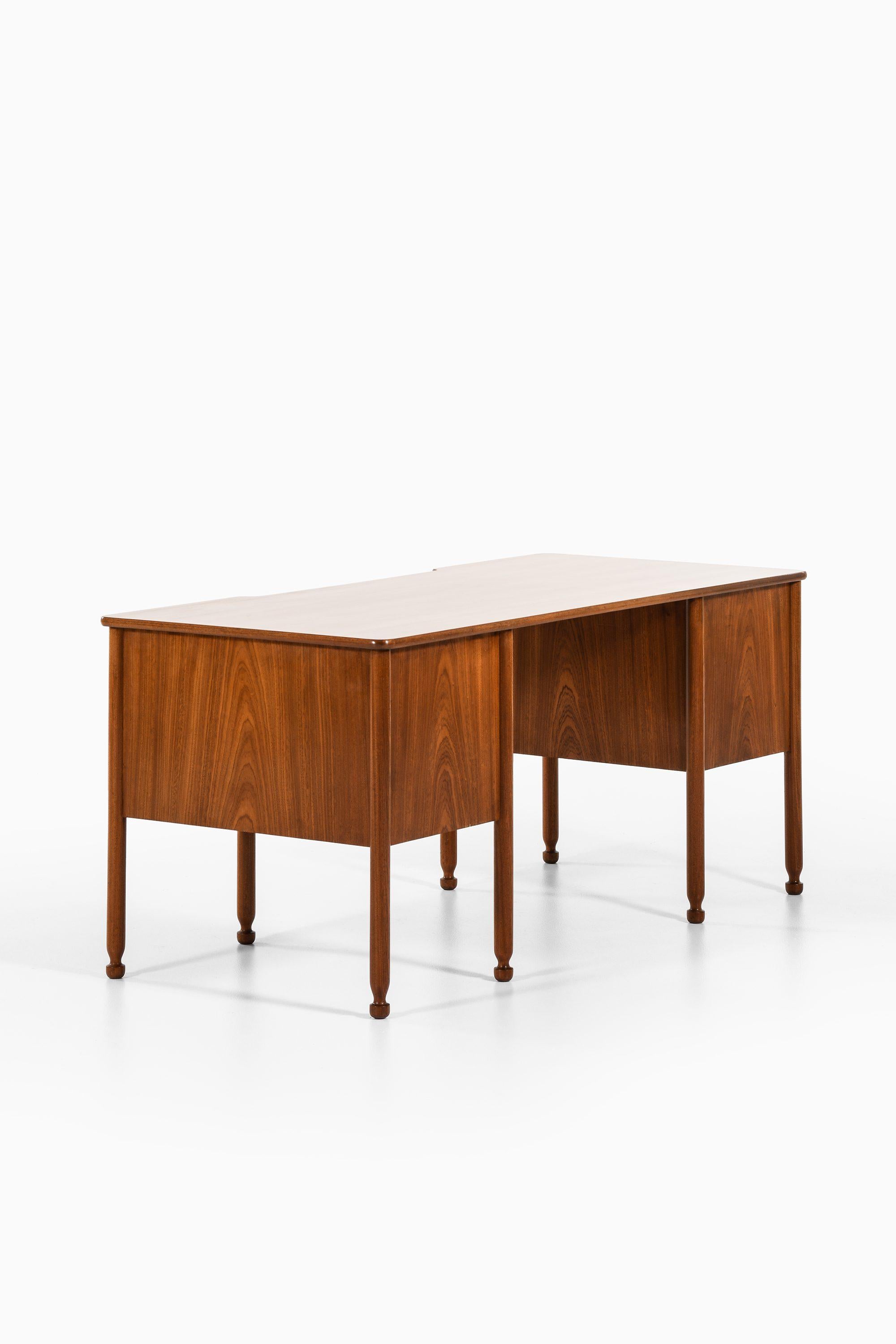Swedish Freestanding Desk in Mahogany and Brass by Josef Frank, 1937 For Sale