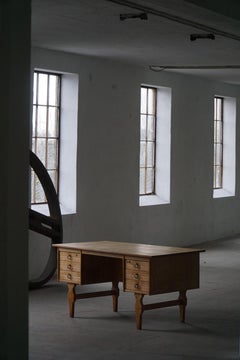 Freestanding Desk in Oak by Henning Kjærnulf, Danish Mid Century Modern, 1950s