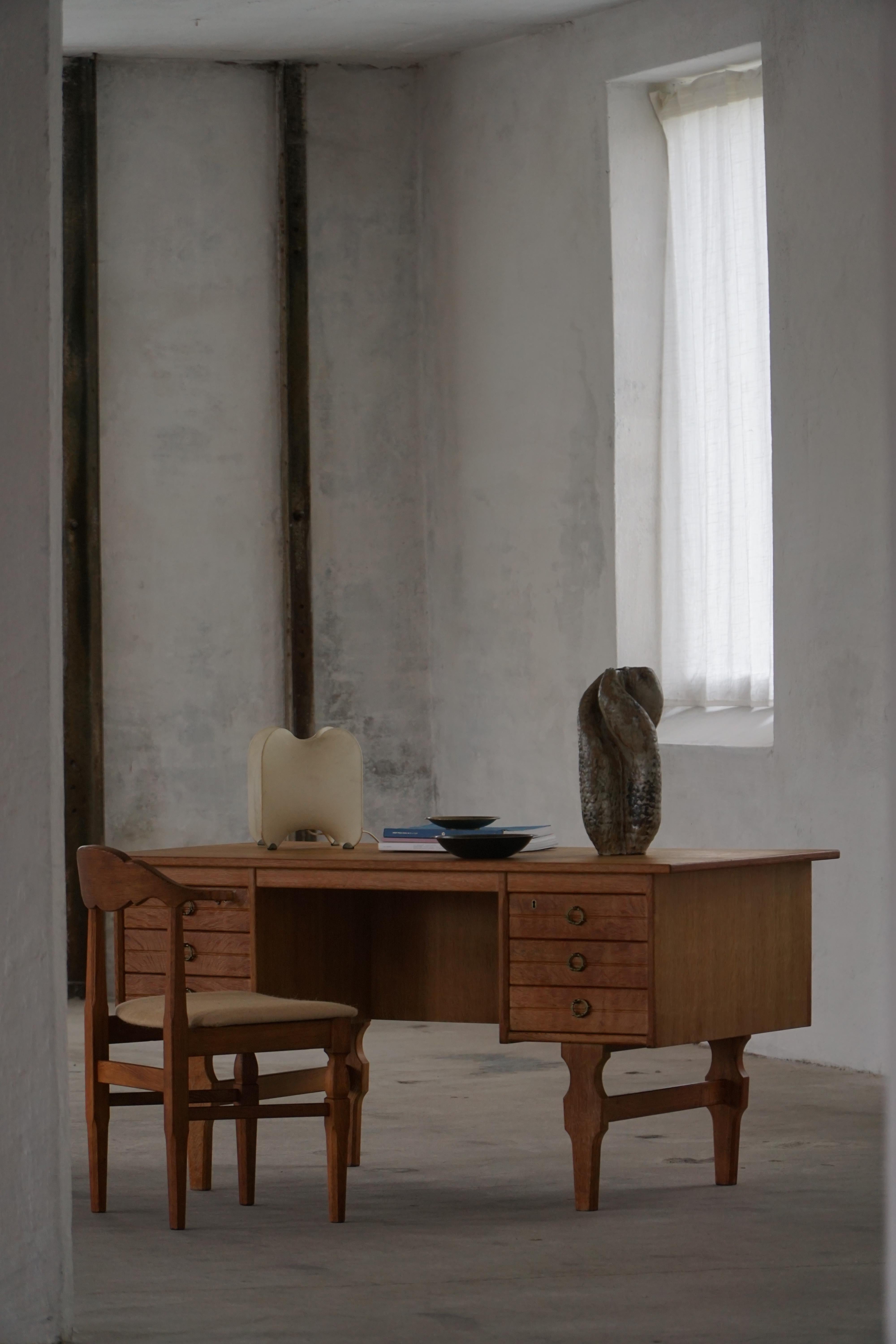 Bureau autoportant en Oak, modernité danoise du milieu du siècle, Henning Kjærnulf, années 1950 en vente 3