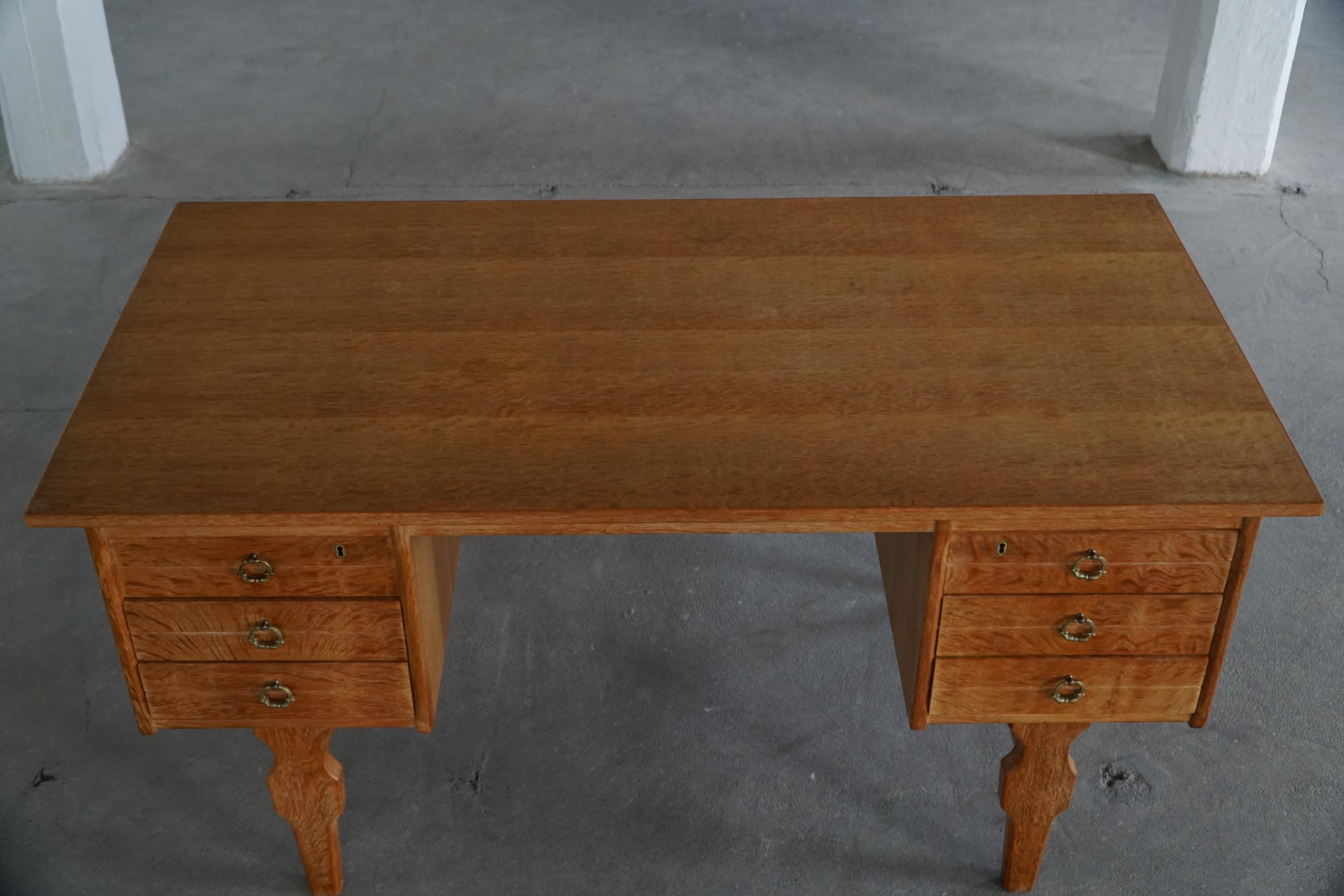 Bureau autoportant en Oak, modernité danoise du milieu du siècle, Henning Kjærnulf, années 1950 en vente 8