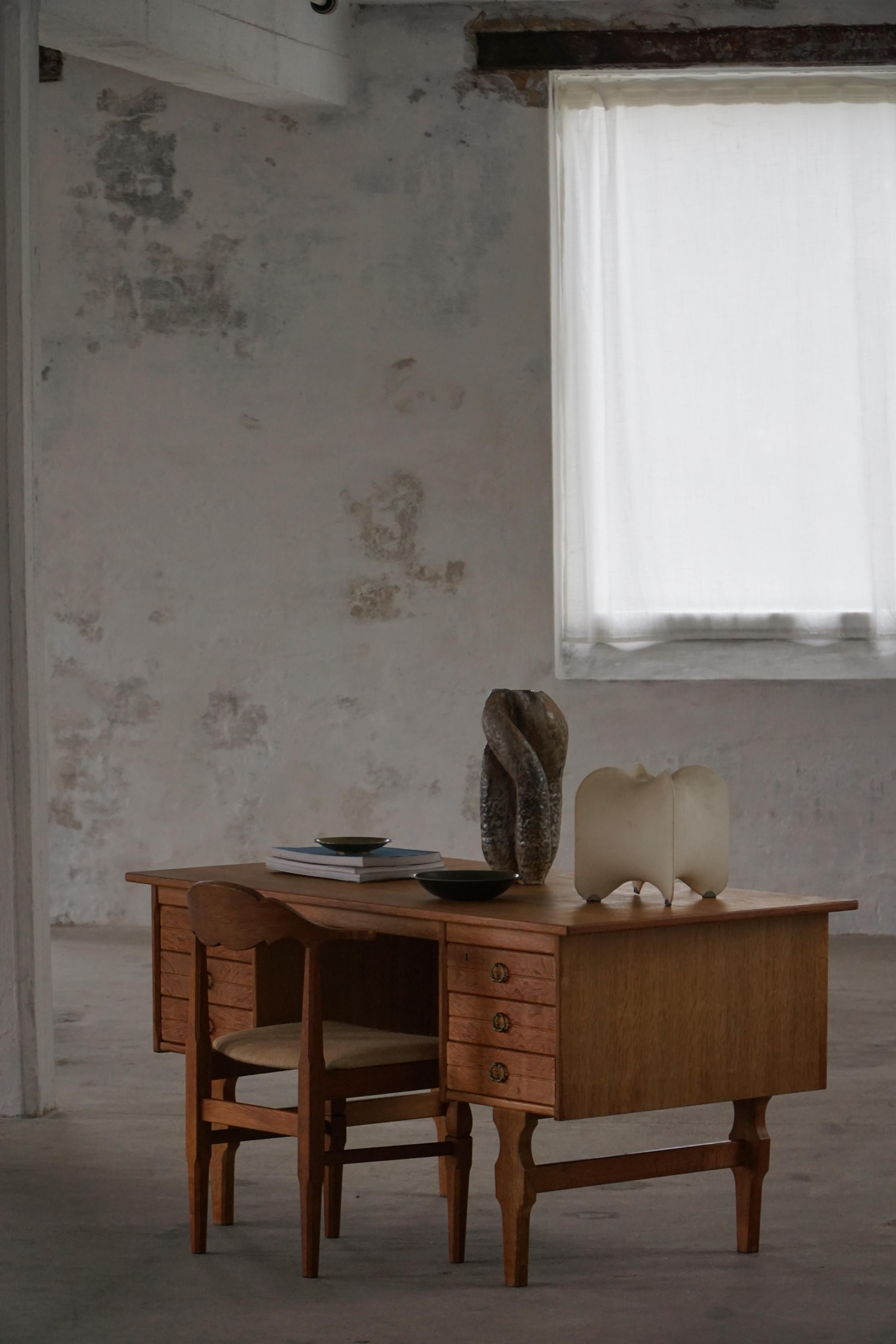 Bureau autoportant en Oak, modernité danoise du milieu du siècle, Henning Kjærnulf, années 1950 en vente 11