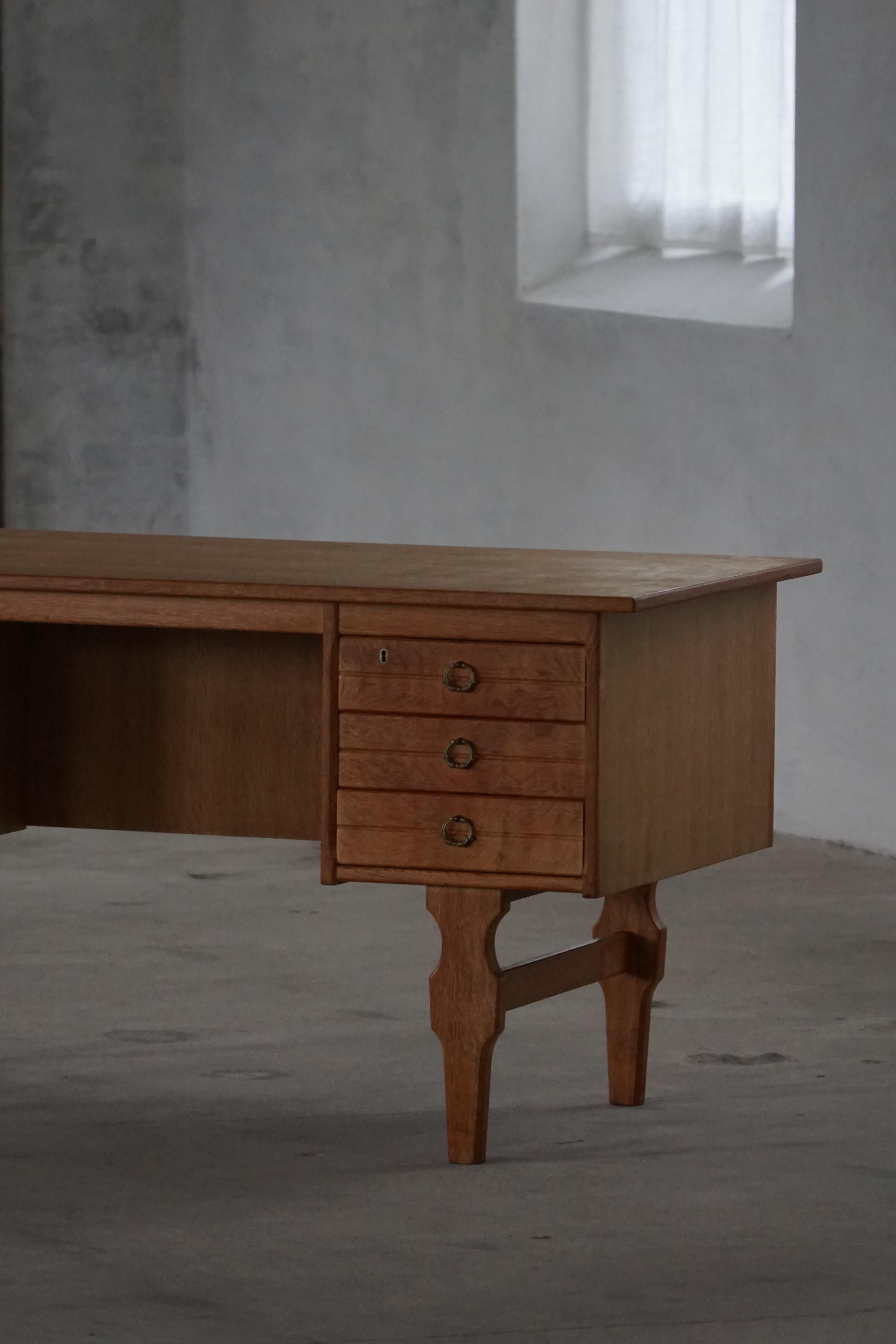 Bureau autoportant en Oak, modernité danoise du milieu du siècle, Henning Kjærnulf, années 1950 en vente 12