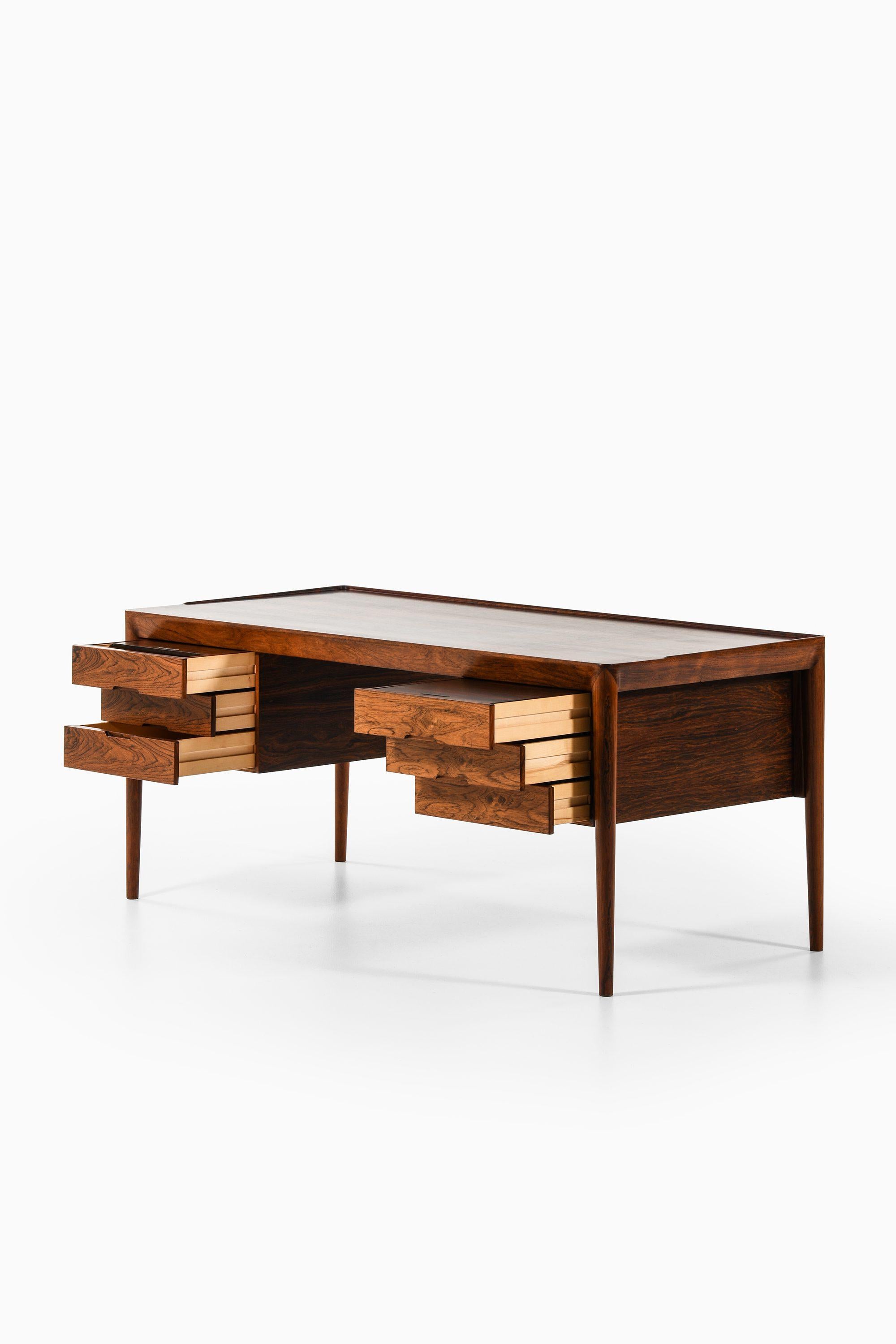Freistehender Schreibtisch aus Palisanderholz von Erik Riisager Hansen, 1950er Jahre (Skandinavische Moderne) im Angebot