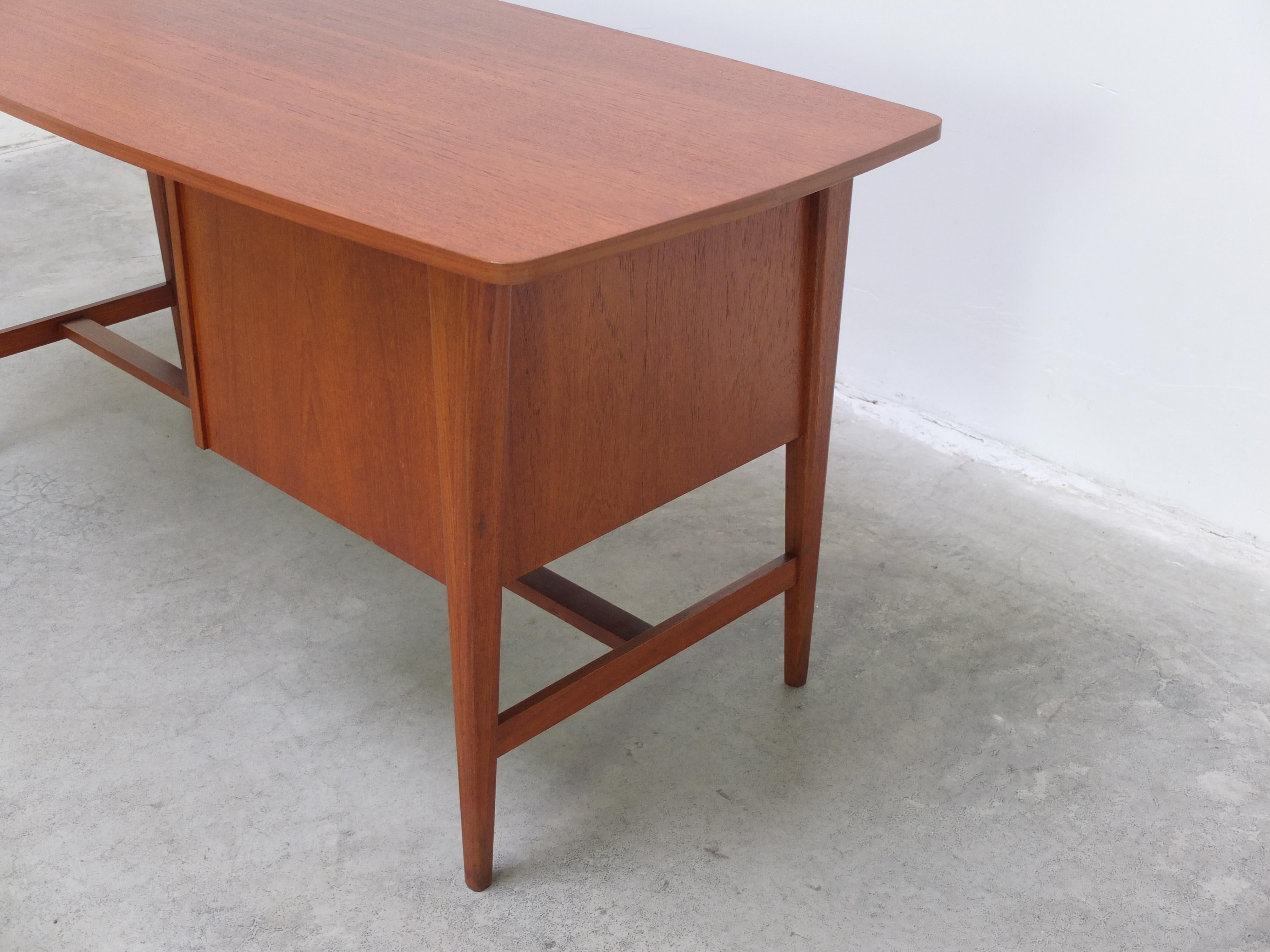 Rara scrivania indipendente in teak di Heinrich Althoff, anni '60 in vendita 4