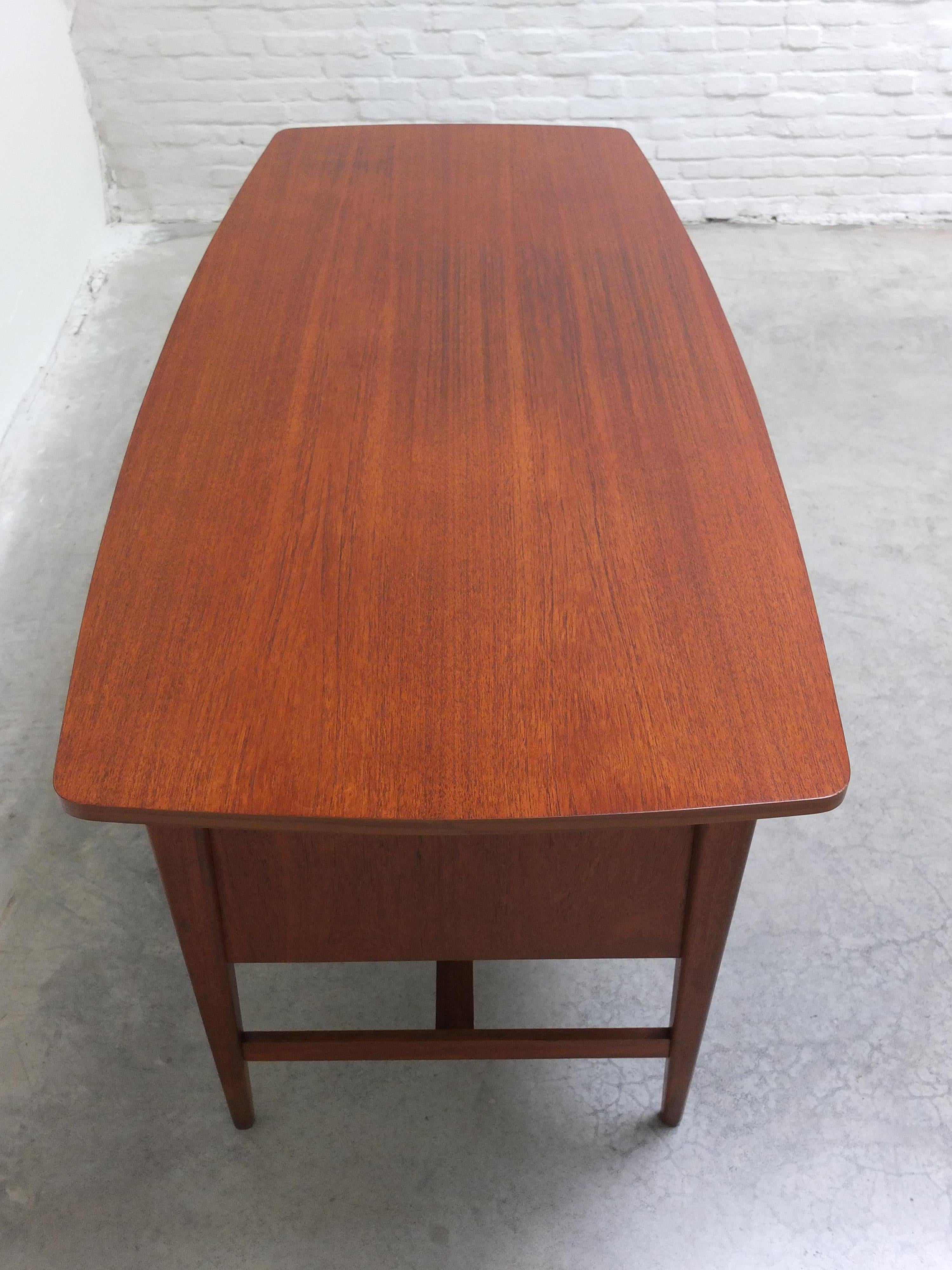 Rara scrivania indipendente in teak di Heinrich Althoff, anni '60 in vendita 8
