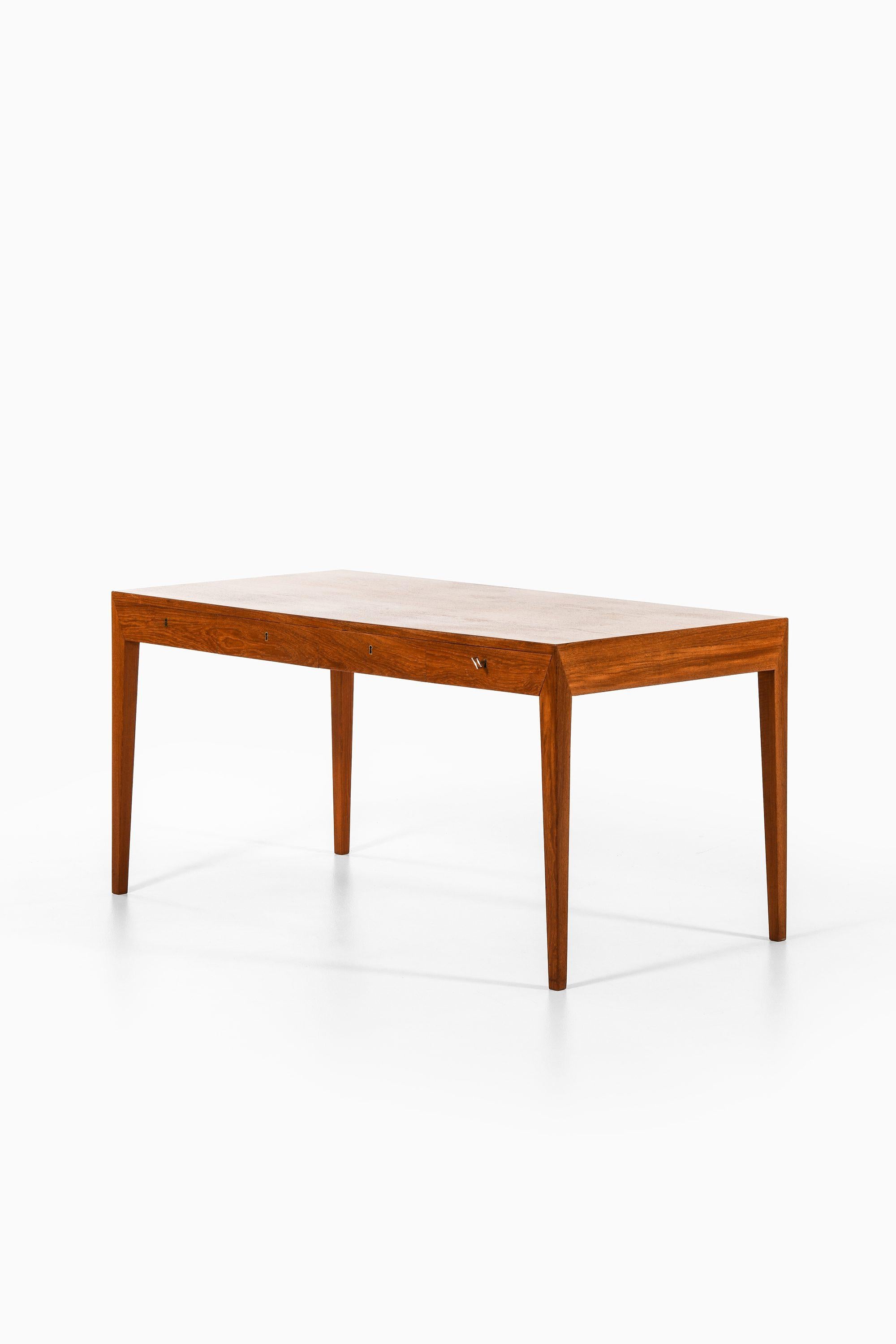 Scandinave moderne Bureau autoportant en teck par Severin Hansen, années 1950 en vente