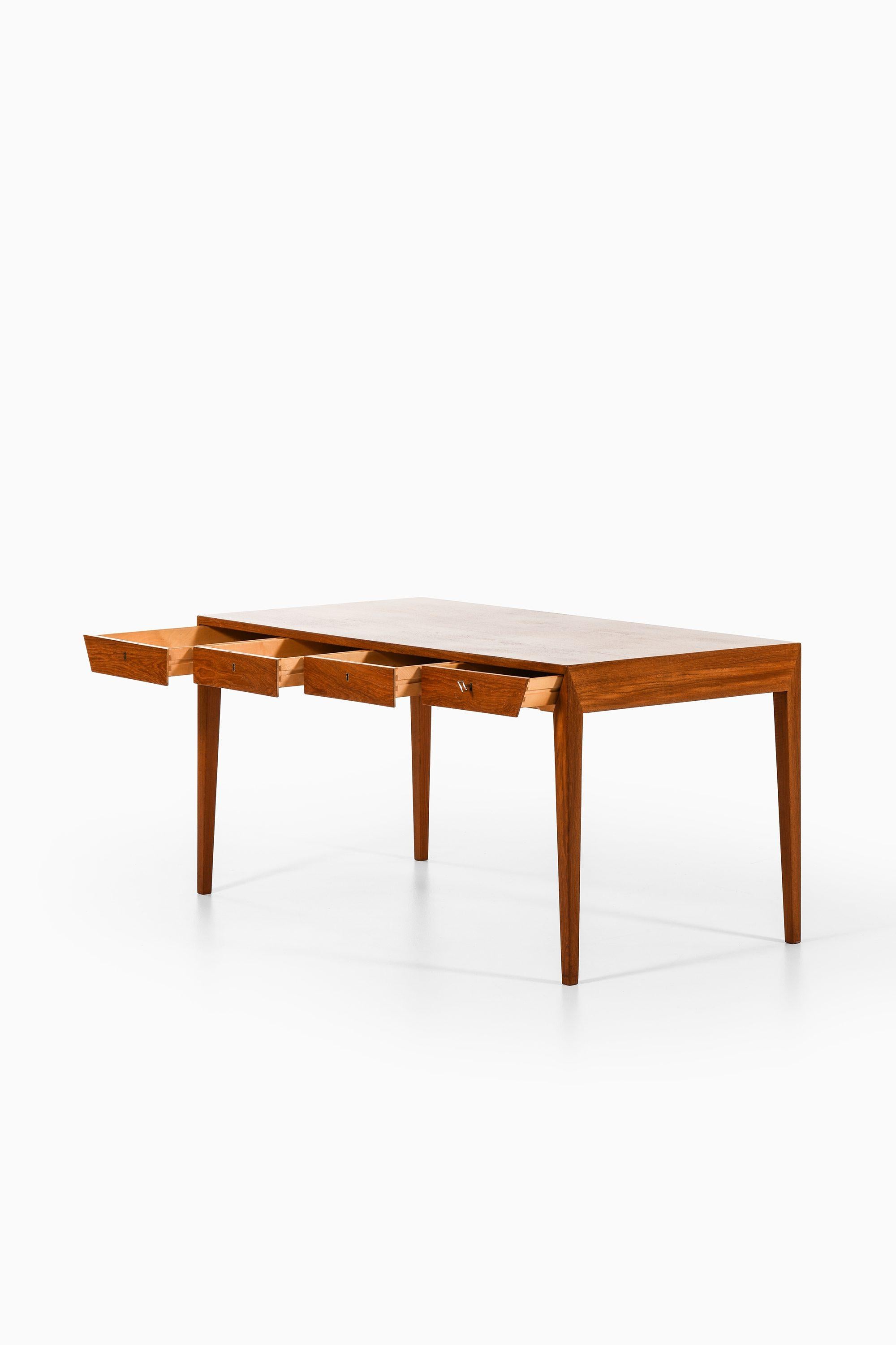 Danois Bureau autoportant en teck par Severin Hansen, années 1950 en vente