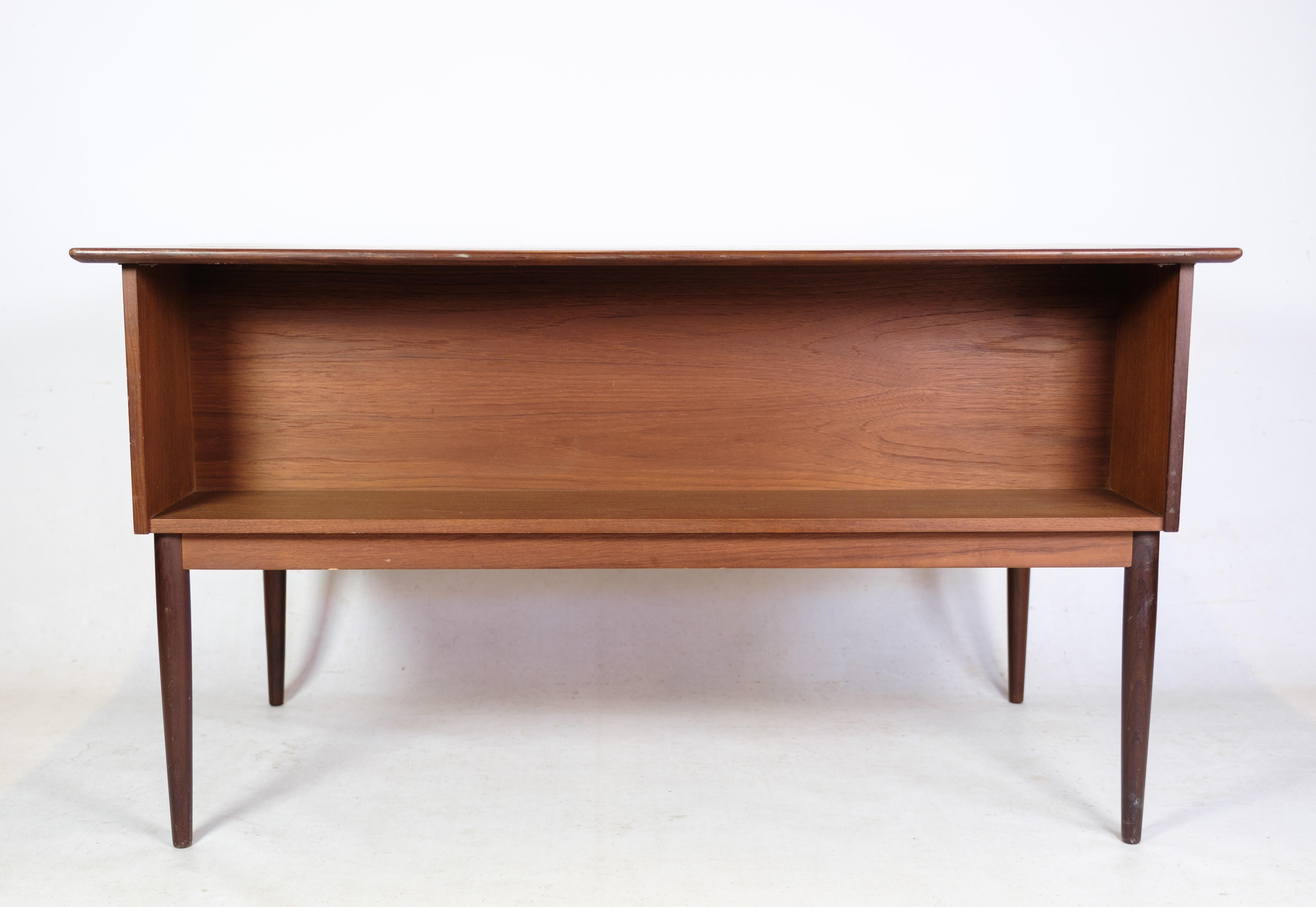 Freestanding Desk Teak wood Danish Design, Denmark 1960 For Sale 5