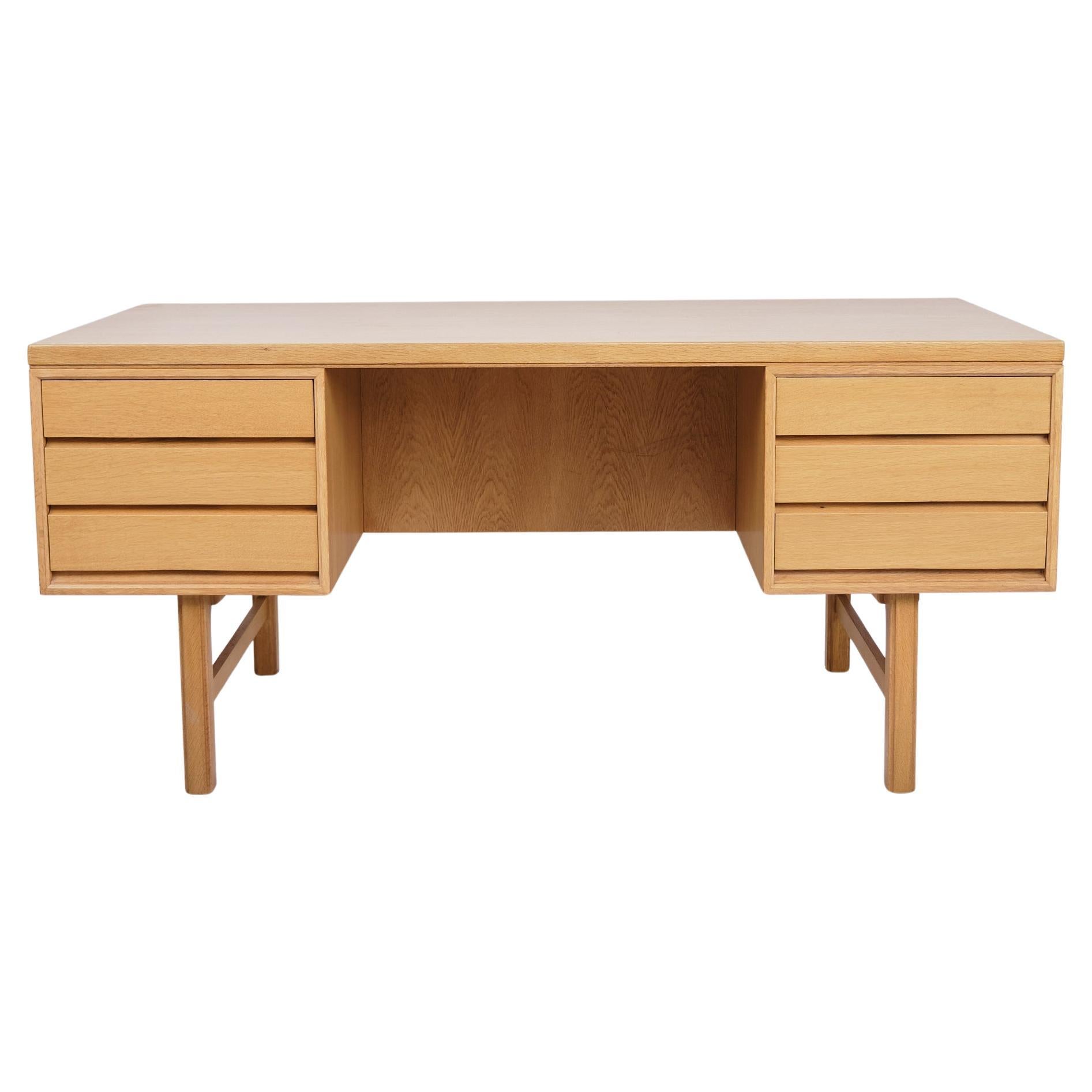 Scrivania indipendente con sei cassetti in Oak di Omann Junior degli anni '60