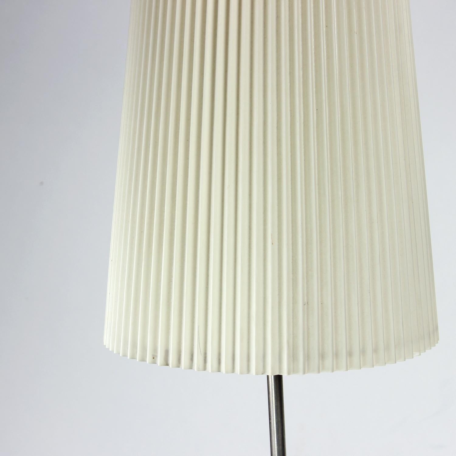 Autonome  Lampadaire de Veb Wohnraumleuchten, Allemagne, années 1970 en vente 1