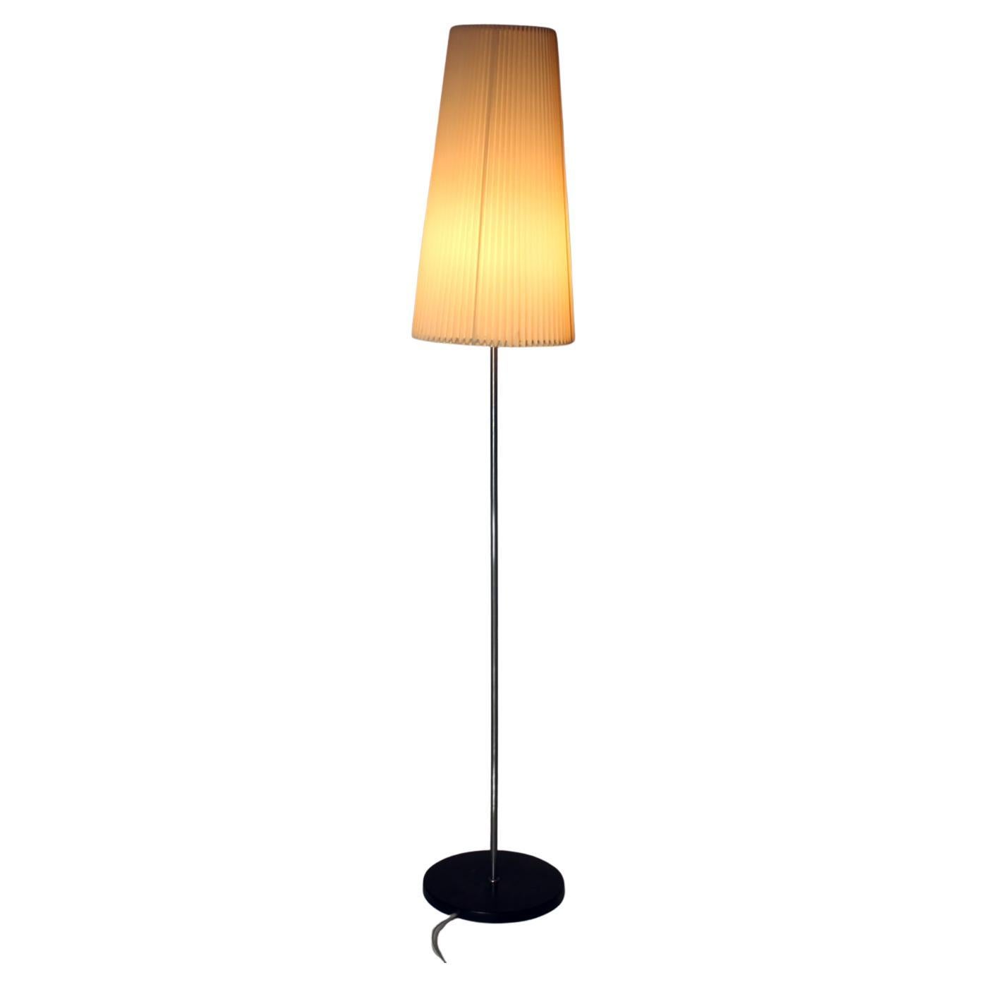 Indipendente  Lampada da terra di VEB Wohnraumleuchten, Germania anni '70