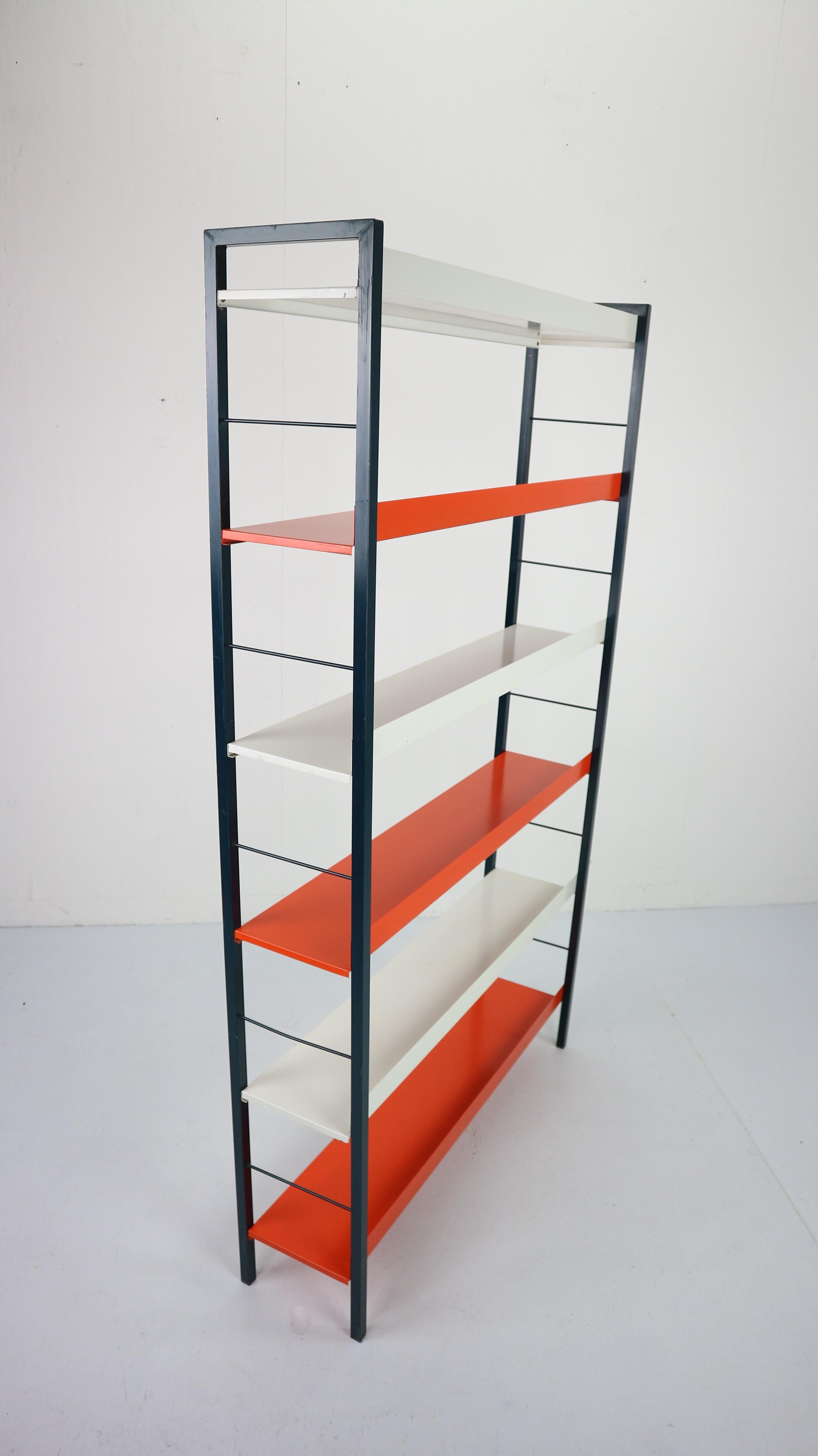 Freestanding Metal Book- Shelving Unit by A. D. Dekker for Tomado, 1950s In Good Condition In The Hague, NL