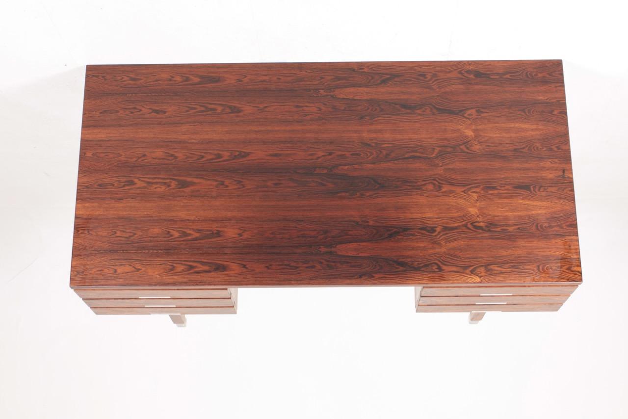 Freestanding Midcentury Desk in Rosewood, Designed by Ejgil Petersen, 1960s For Sale 8