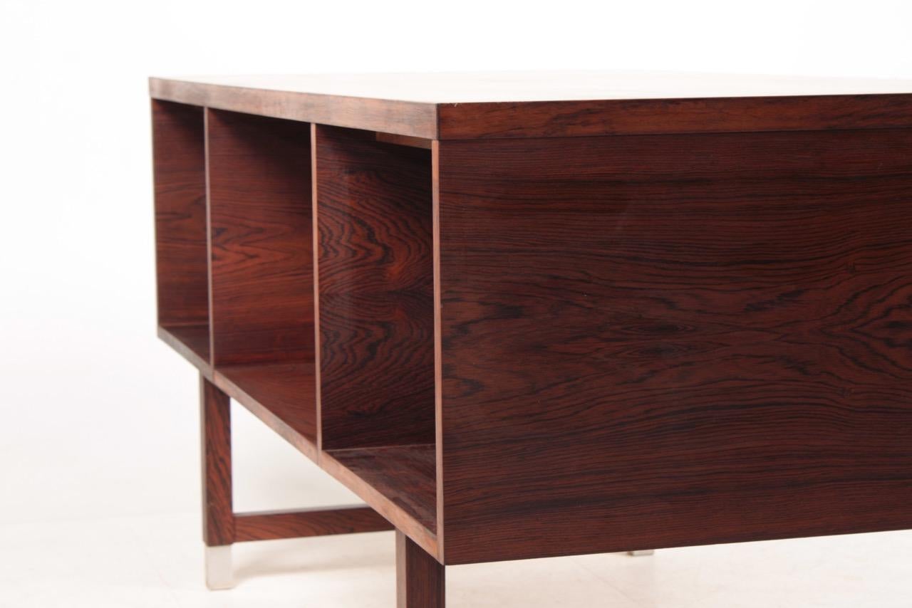 Freestanding Midcentury Desk in Rosewood, Designed by Ejgil Petersen, 1960s For Sale 2