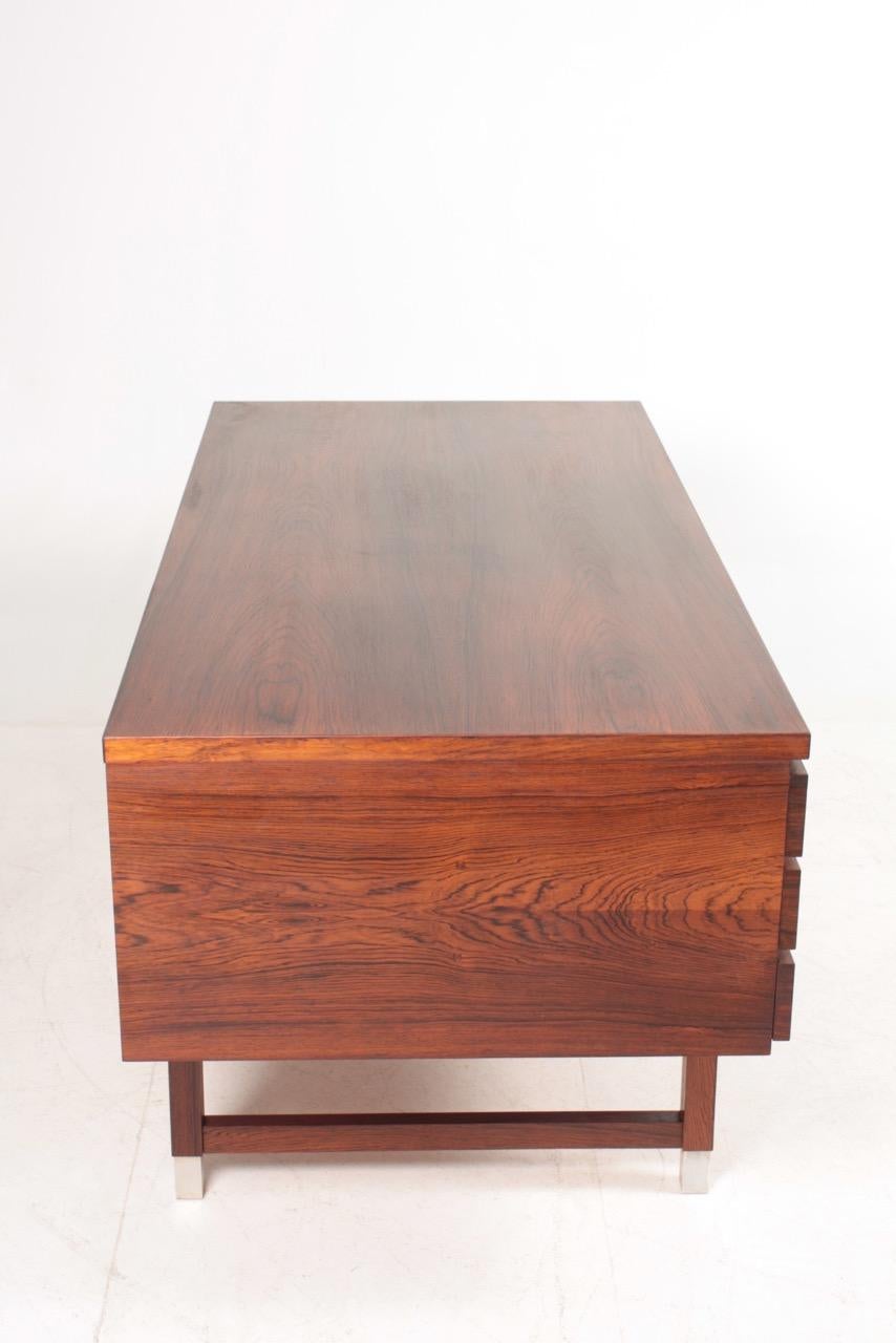 Freestanding Midcentury Desk in Rosewood, Designed by Ejgil Petersen, 1960s For Sale 3