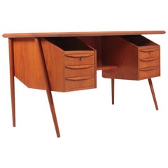 Escritorio independiente de mediados de siglo en madera de teca, Made in Denmark, años 60