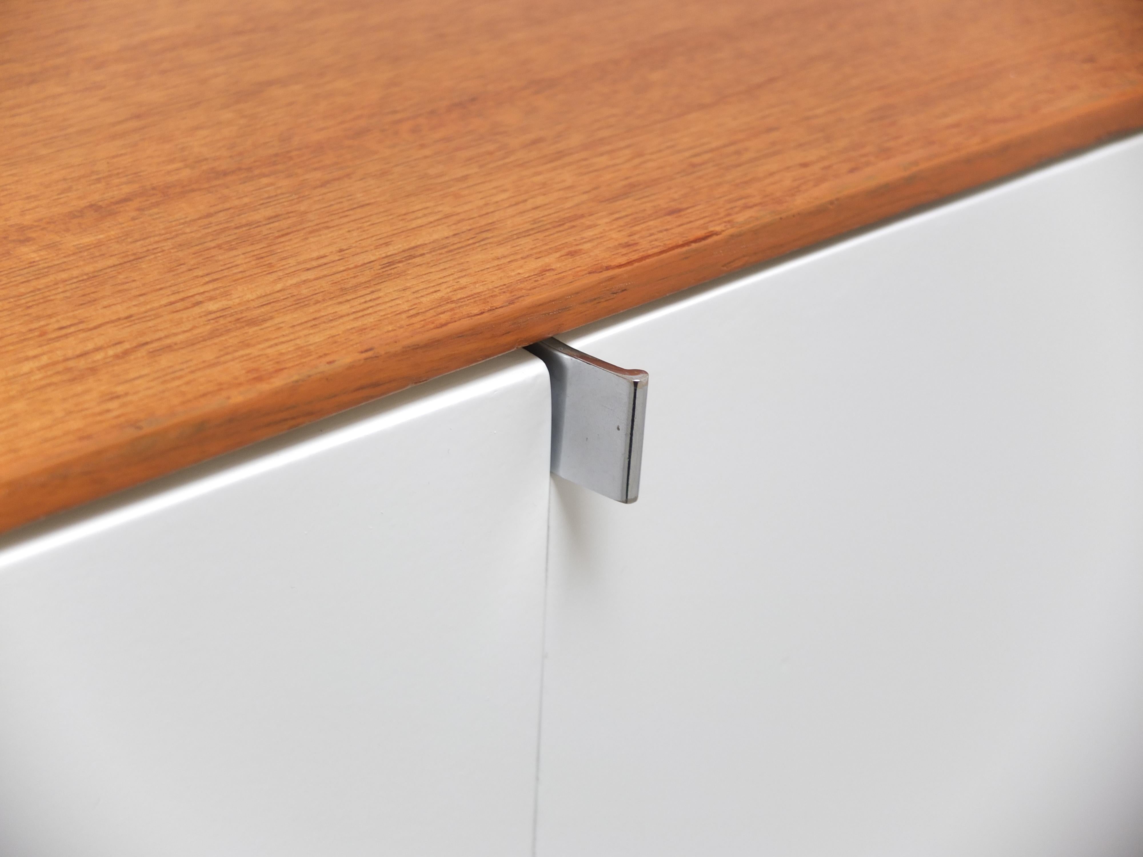 Freestanding 'Model 541' Sideboard by Florence Knoll for Knoll, 1952 For Sale 4