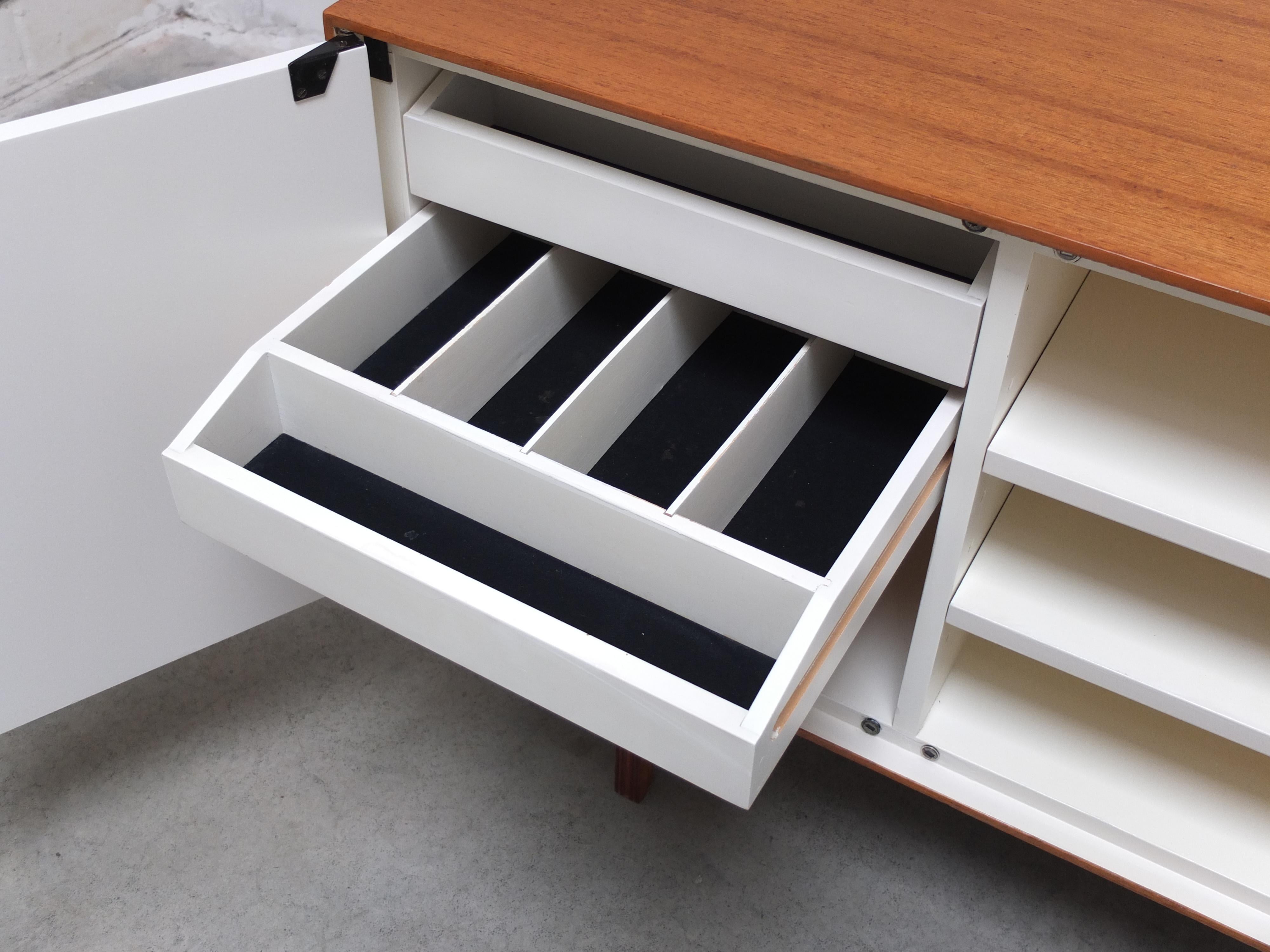 Freestanding 'Model 541' Sideboard by Florence Knoll for Knoll, 1952 For Sale 7