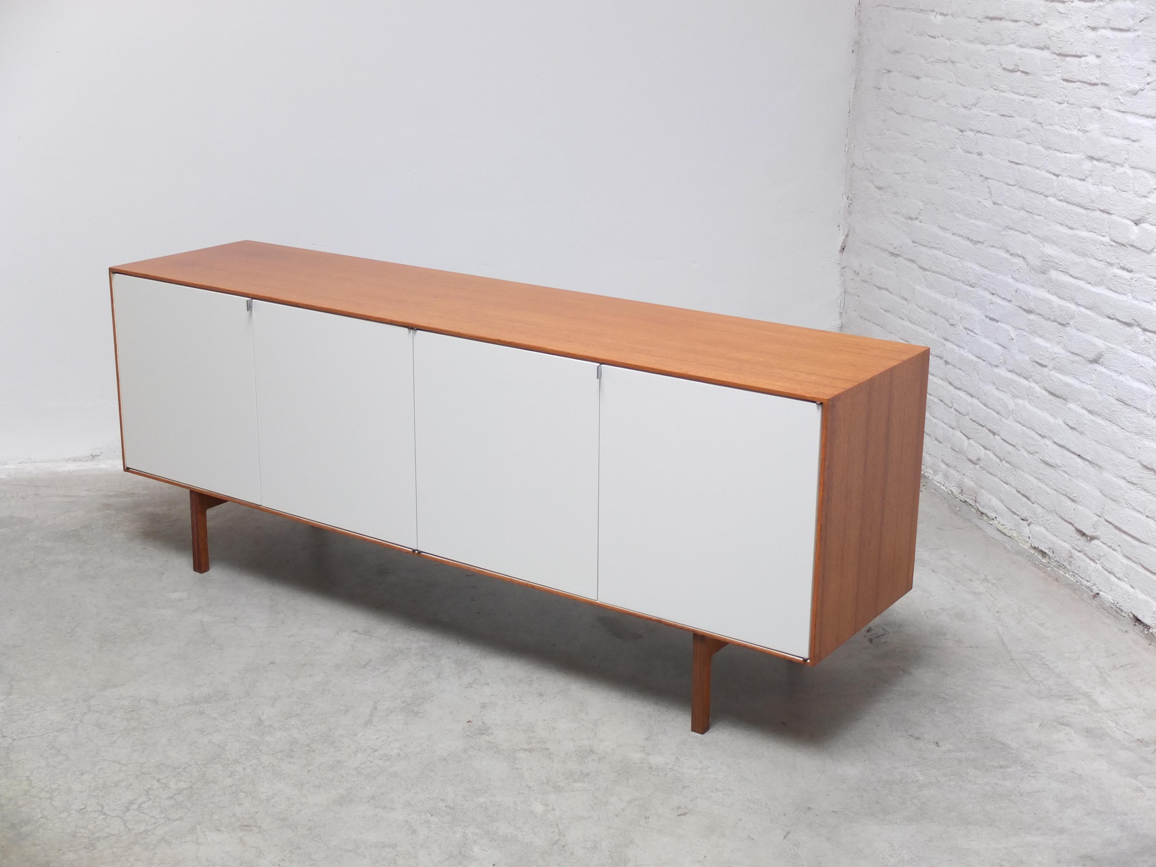 Freestanding 'Model 541' Sideboard by Florence Knoll for Knoll, 1952 For Sale 11