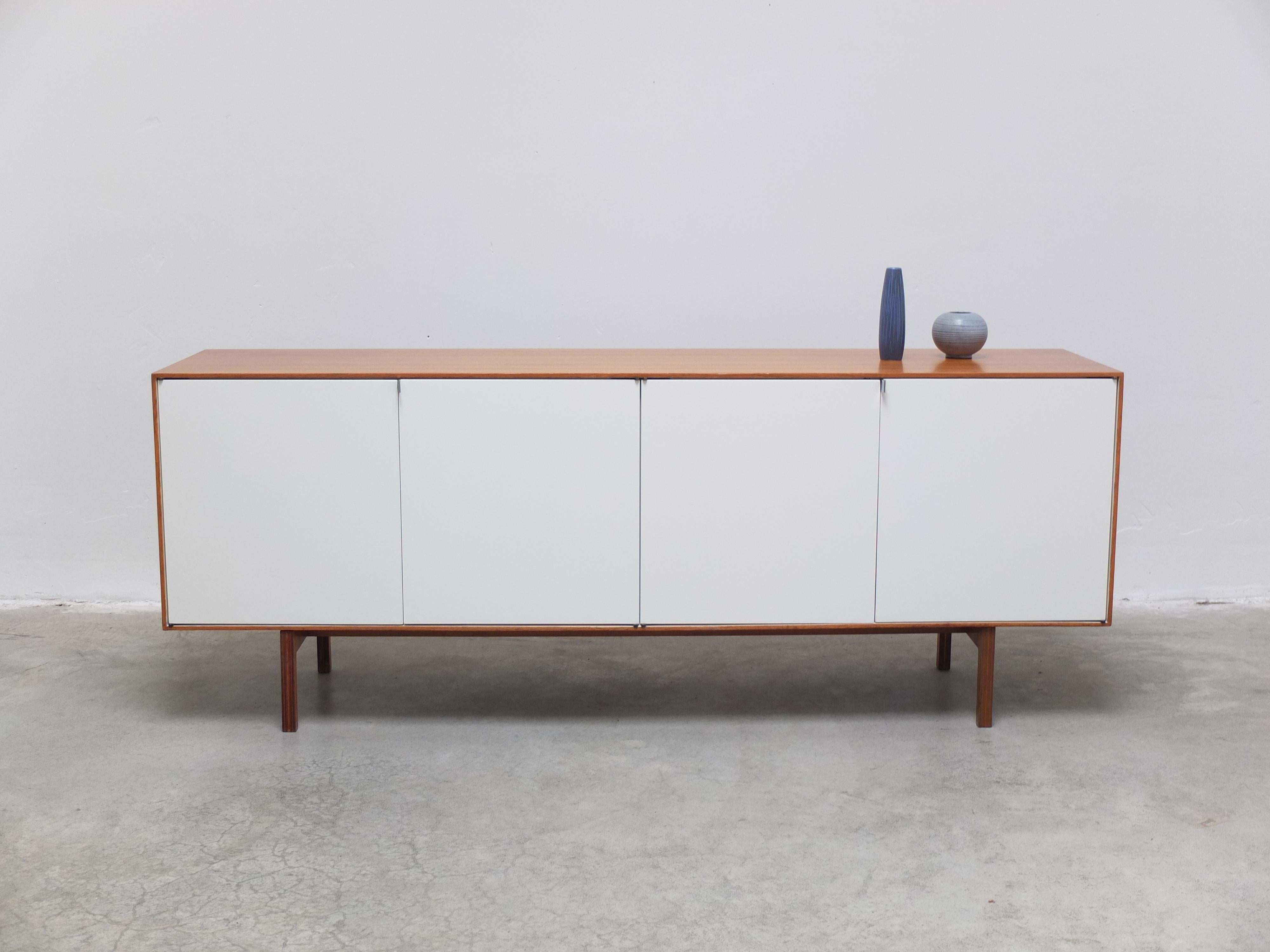 Freestanding 'Model 541' Sideboard by Florence Knoll for Knoll, 1952 For Sale 12